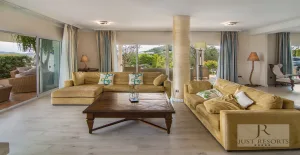 Villa 1 Lounge 1938x1000