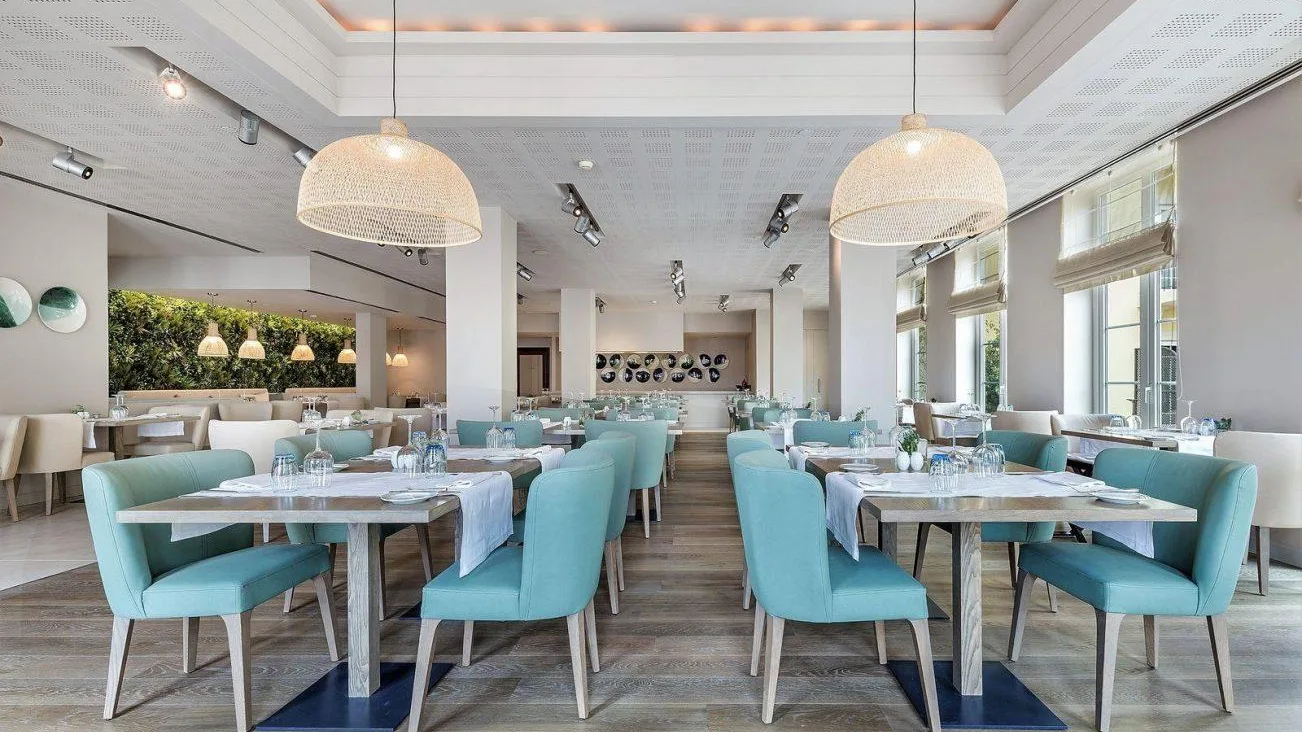 Topos Restaurant 4 medium