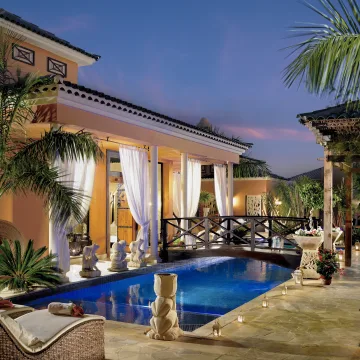 Royal Garden Villas