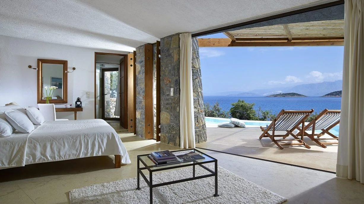 Daphne Chloe 1 Bedroom Villa Private Pool Seafront resize mtime20201110133334