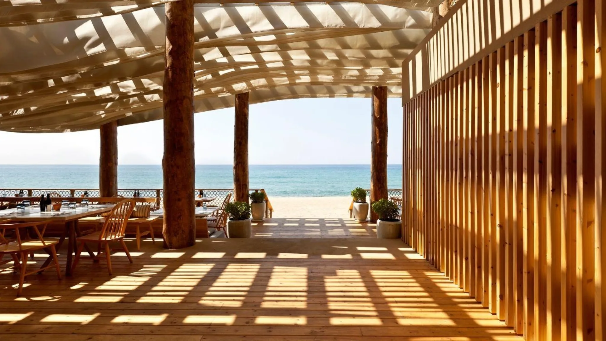 Lc klxlc barbouni restaurant 21899 20060 Wide Hor