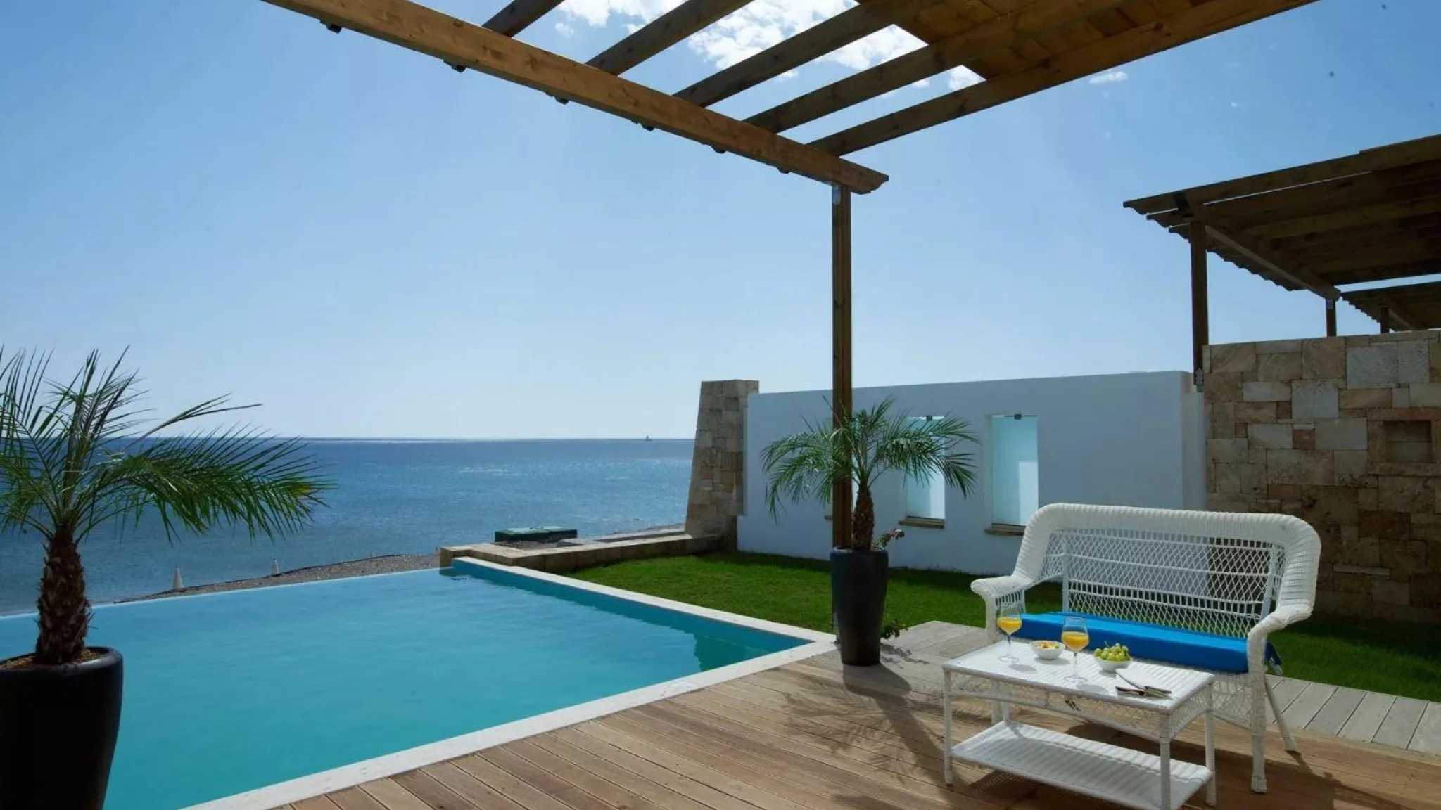 Ambassador Beach Villa with Pool 2 Bedroom 7