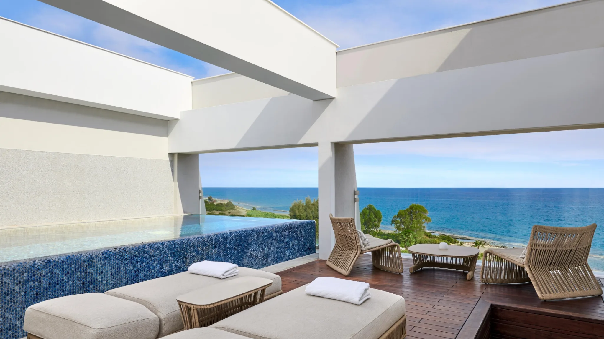 Parklane Limassol Accommodation Amphora Suite Terrace with Pool 02 LR
