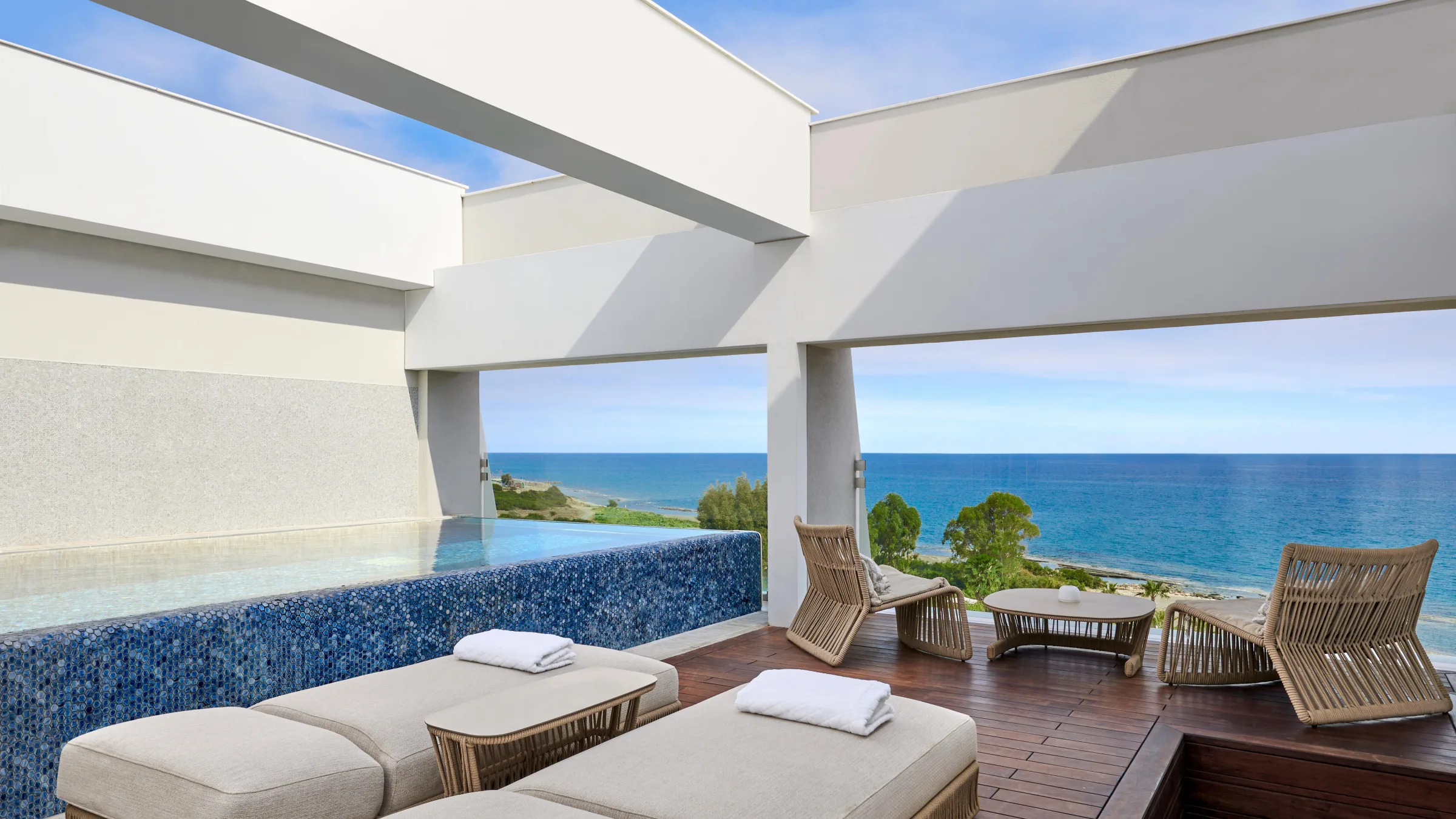 Parklane Limassol Accommodation Amphora Suite Terrace with Pool 02 LR