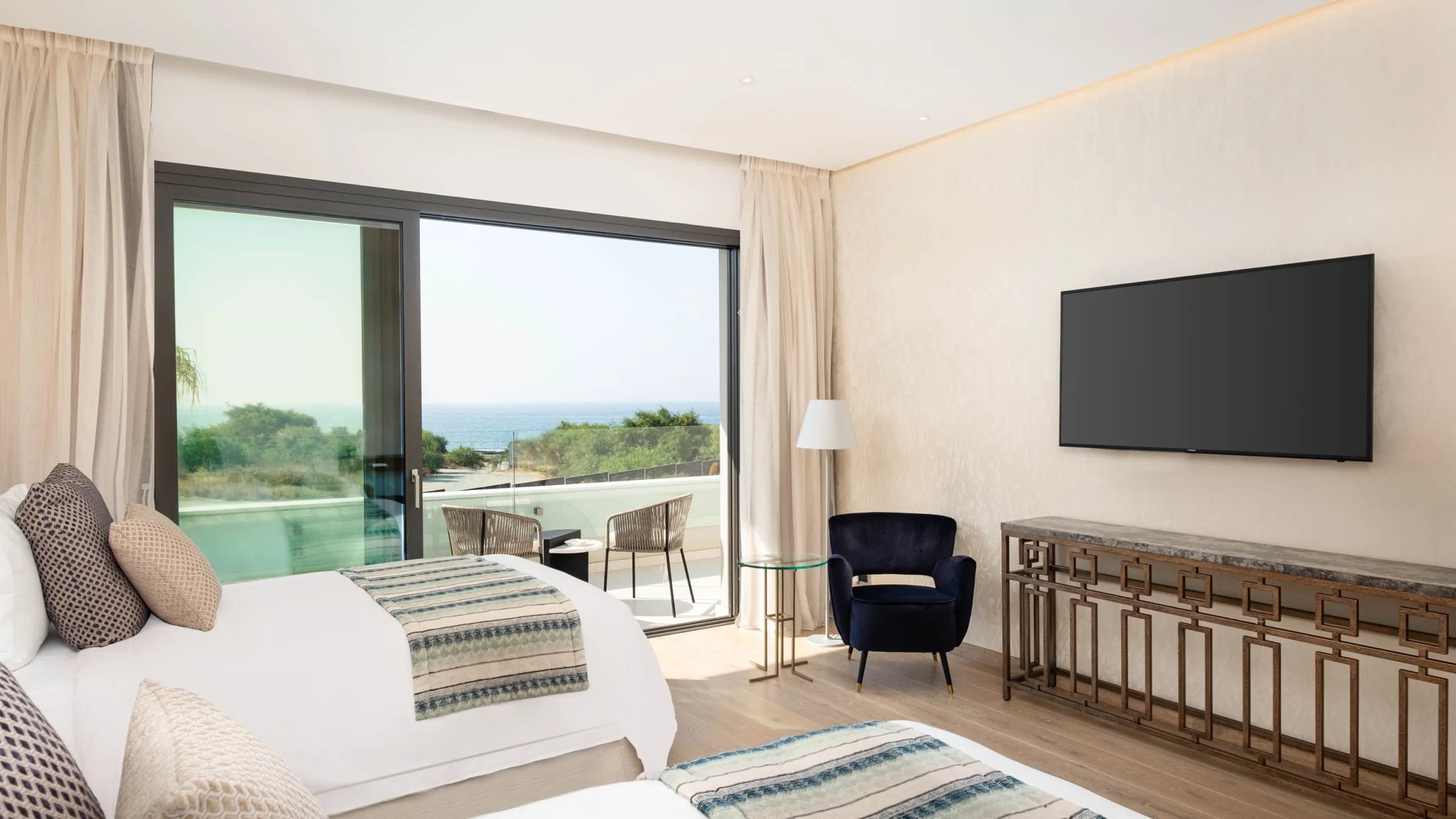Parklane Limassol Accommodation Seafront Villa 2 bed Bedroom 02 LR