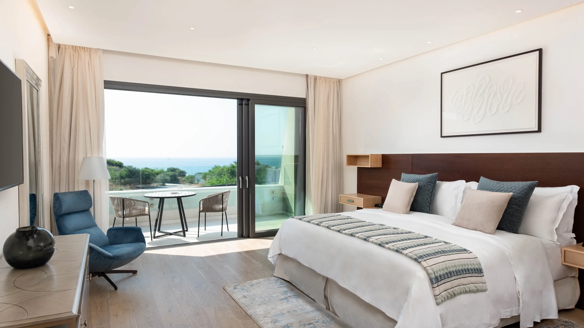 Parklane Limassol Accommodation Seafront Villa 2 bed Bedroom 03 LR