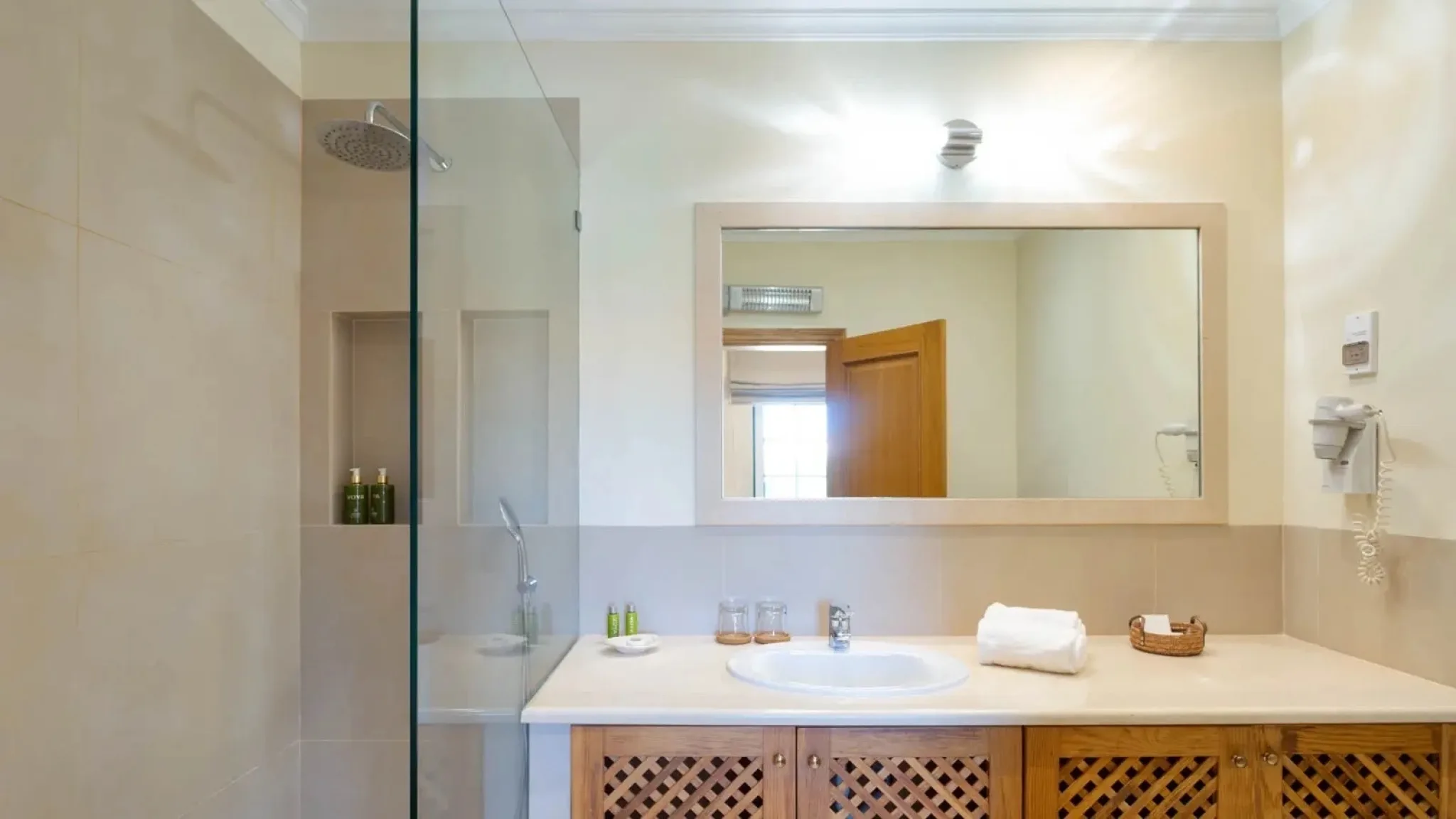 Martinhal Quinta 2 bedroom Townhouse Bathroom copy