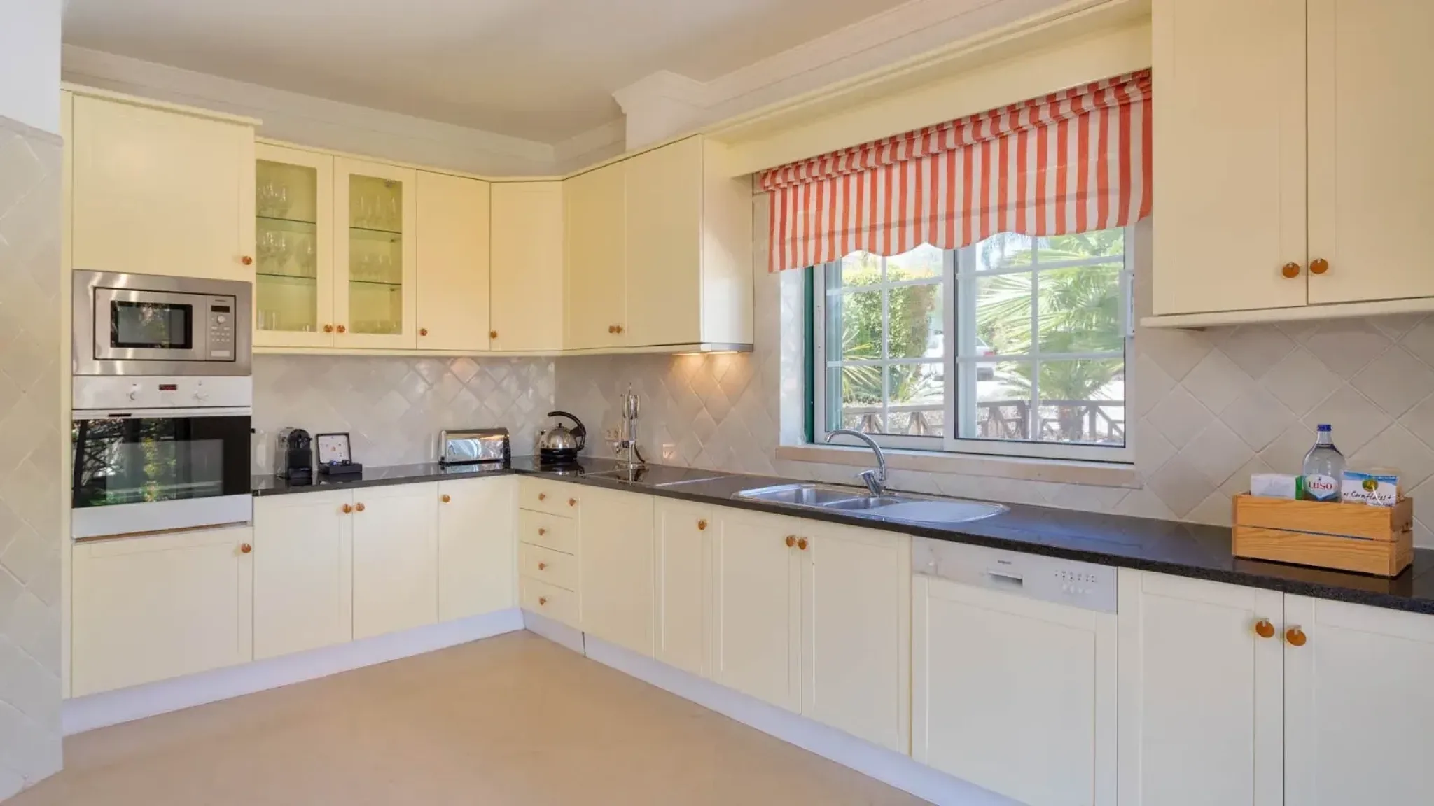 Martinhal Quinta 3 bedroom Luxury Villa Kitchen