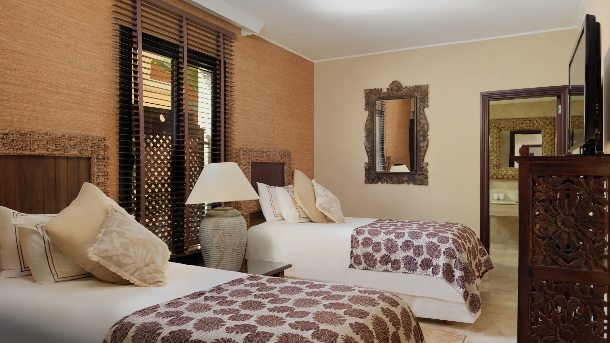 H4 tercer dormitorio Villa Royal jpg