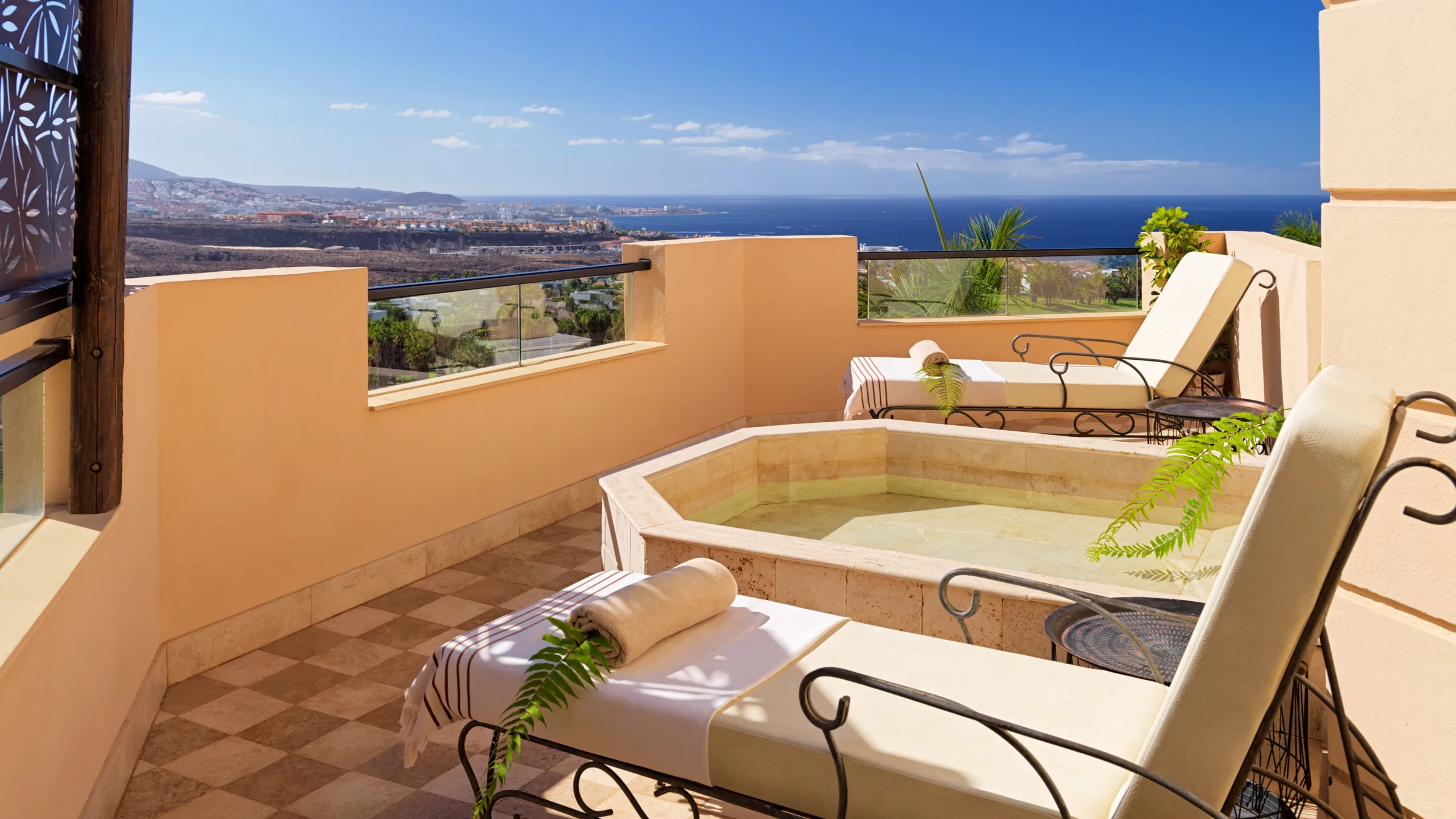 H8 Terrace villa Royal