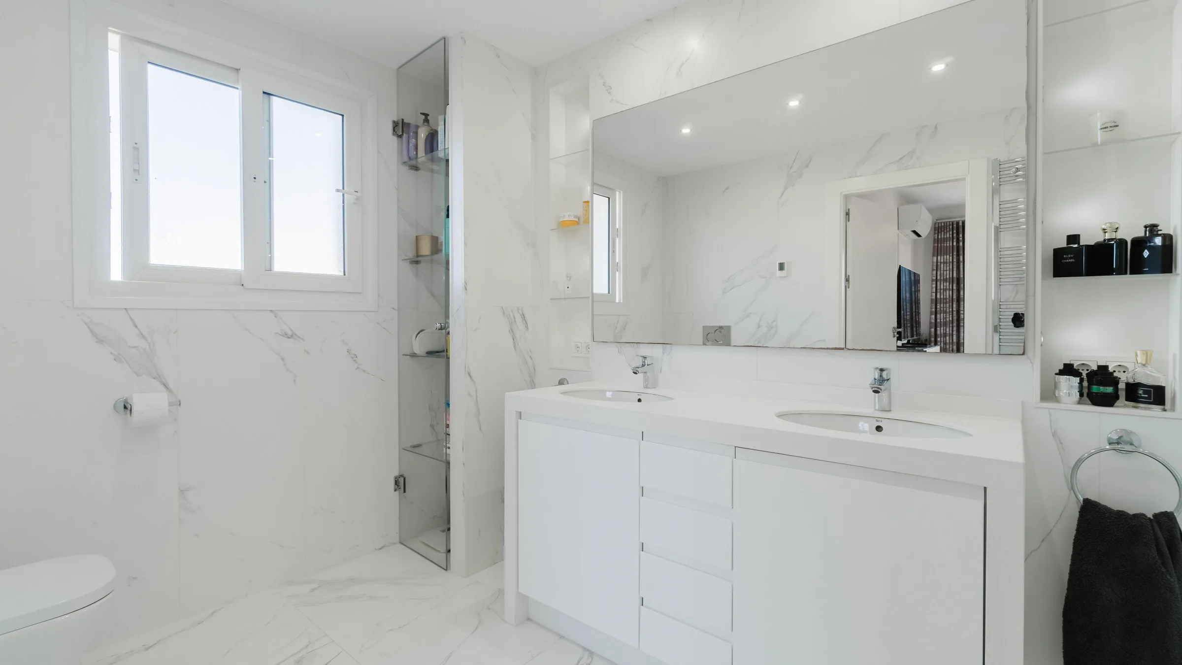 ALB10 Bathroom 3 a