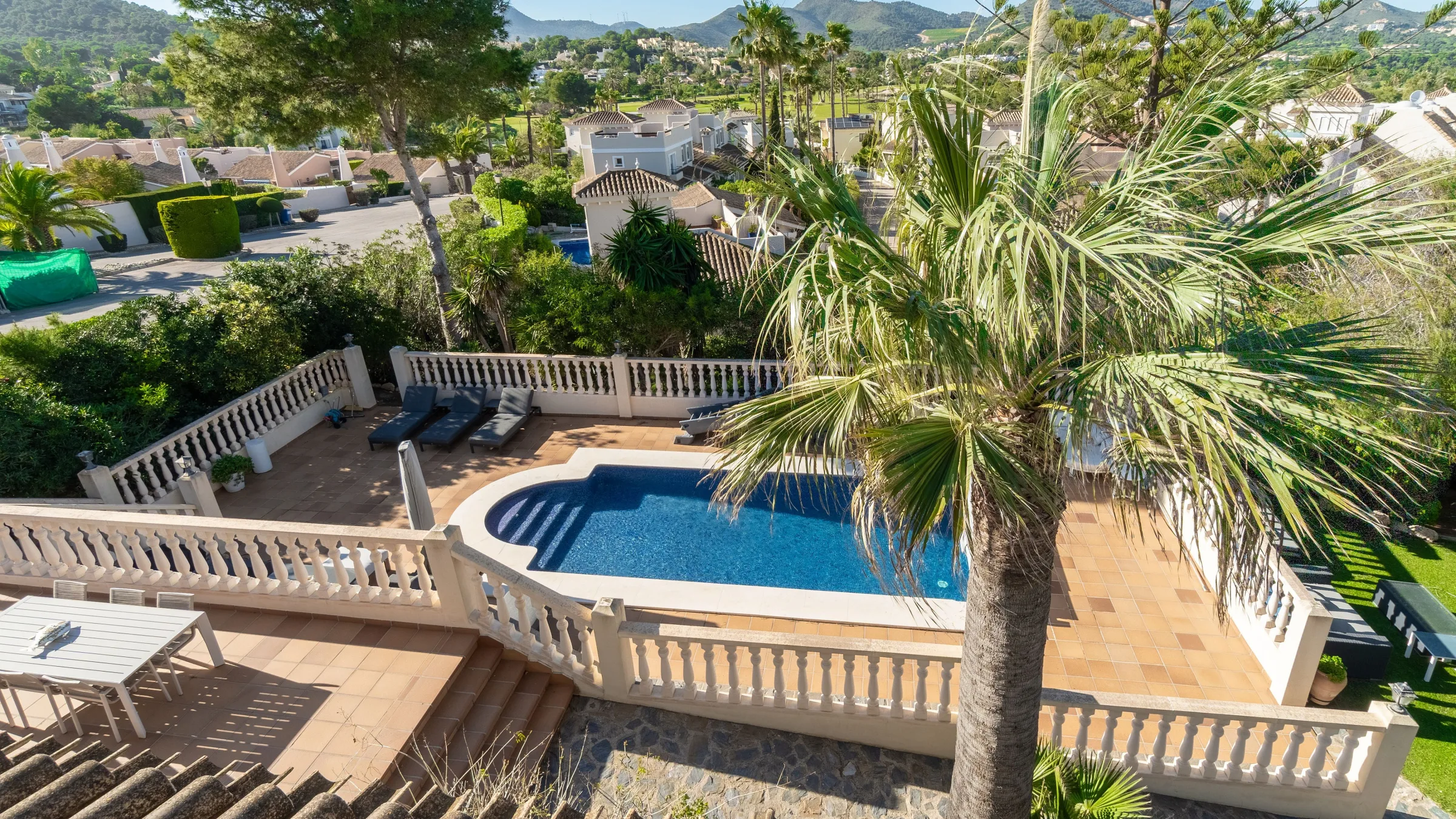 ALB10 Pool and View a