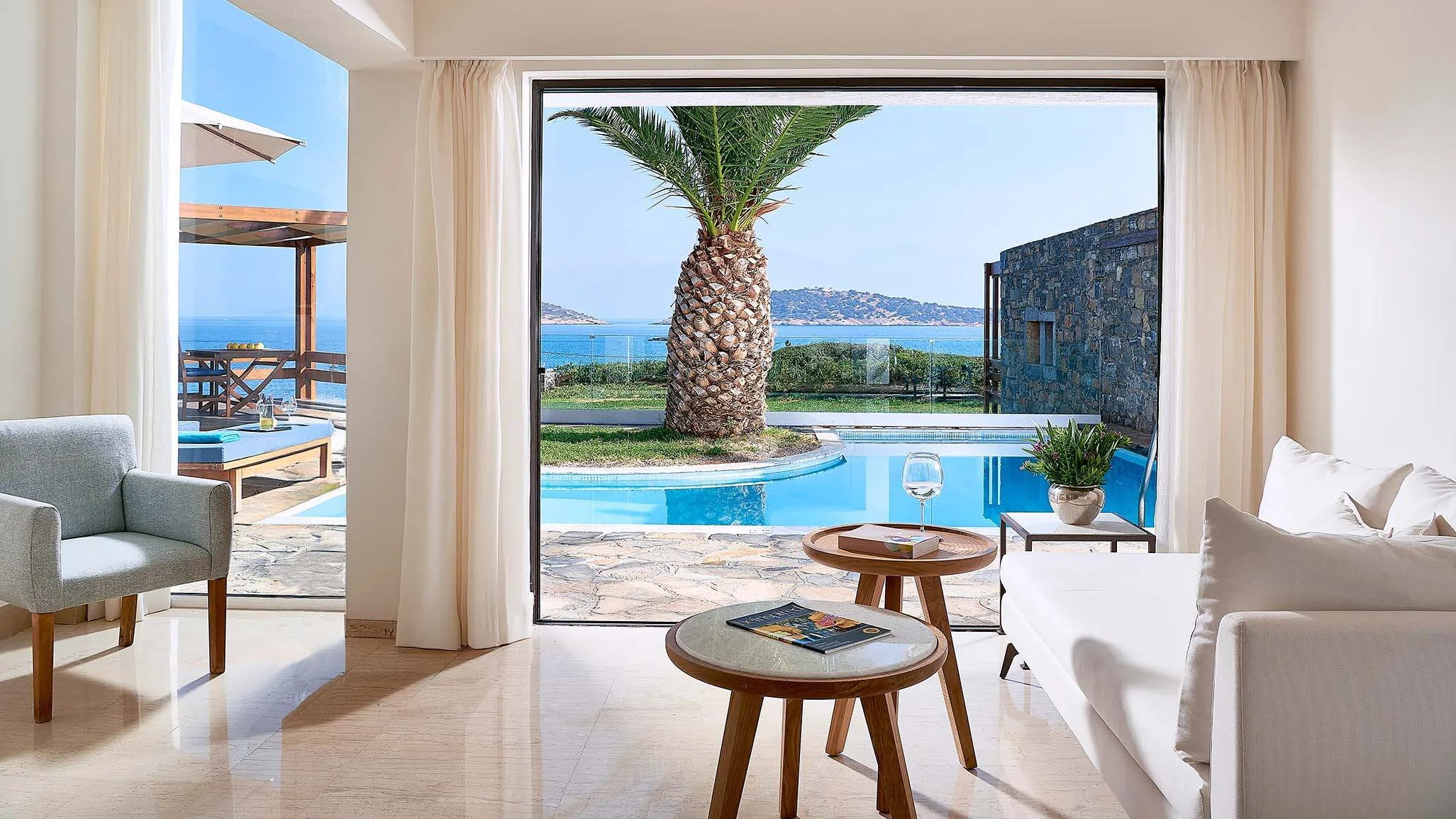 One of Club Suite Private Pool Seafront 10