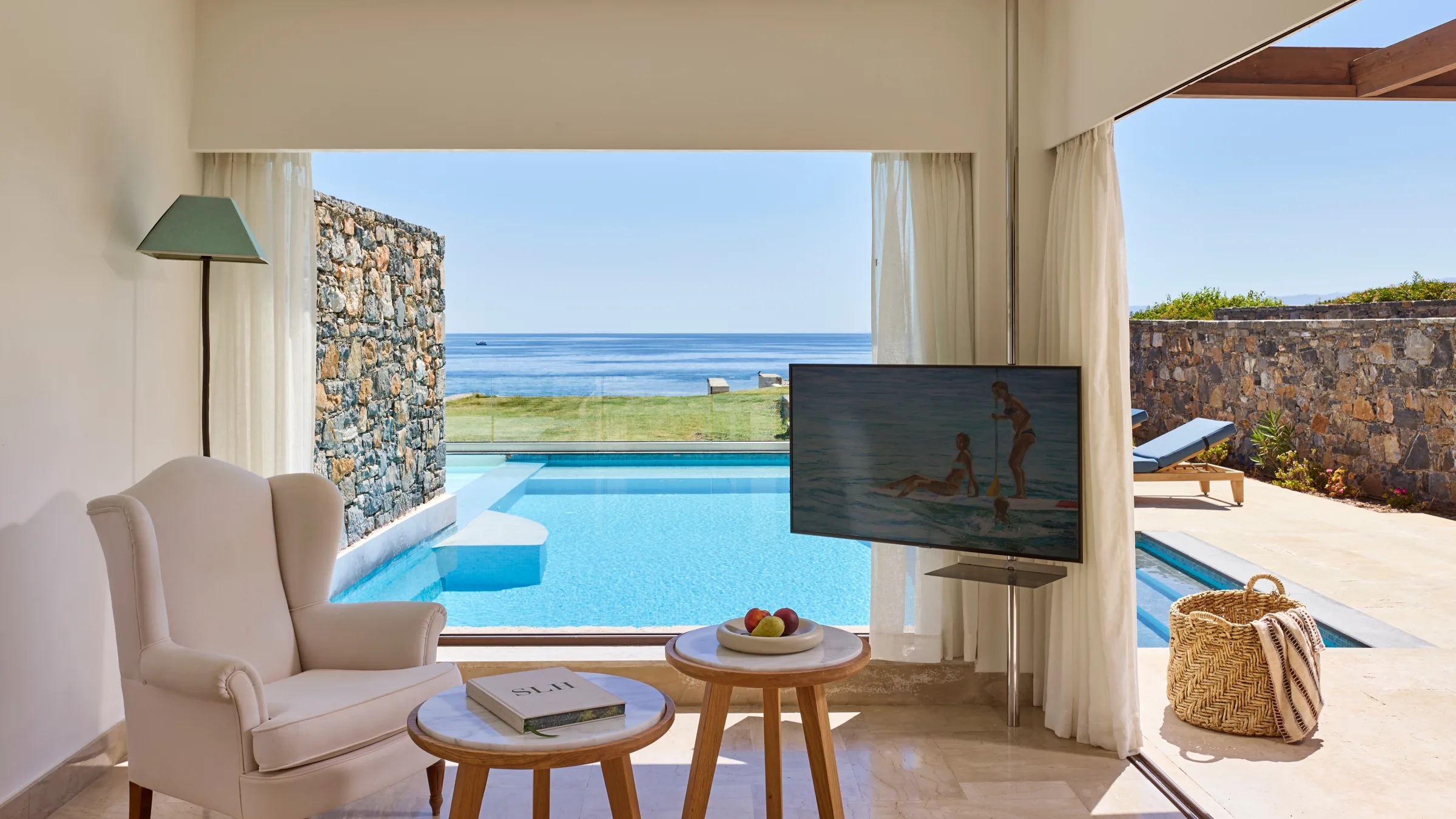 One of Club Suite Private Pool Seafront SER1012 fxd