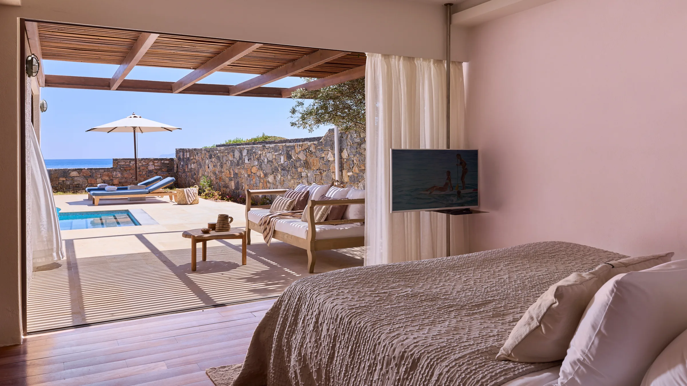One of Club Suite Private Pool Seafront SER1038 fxd