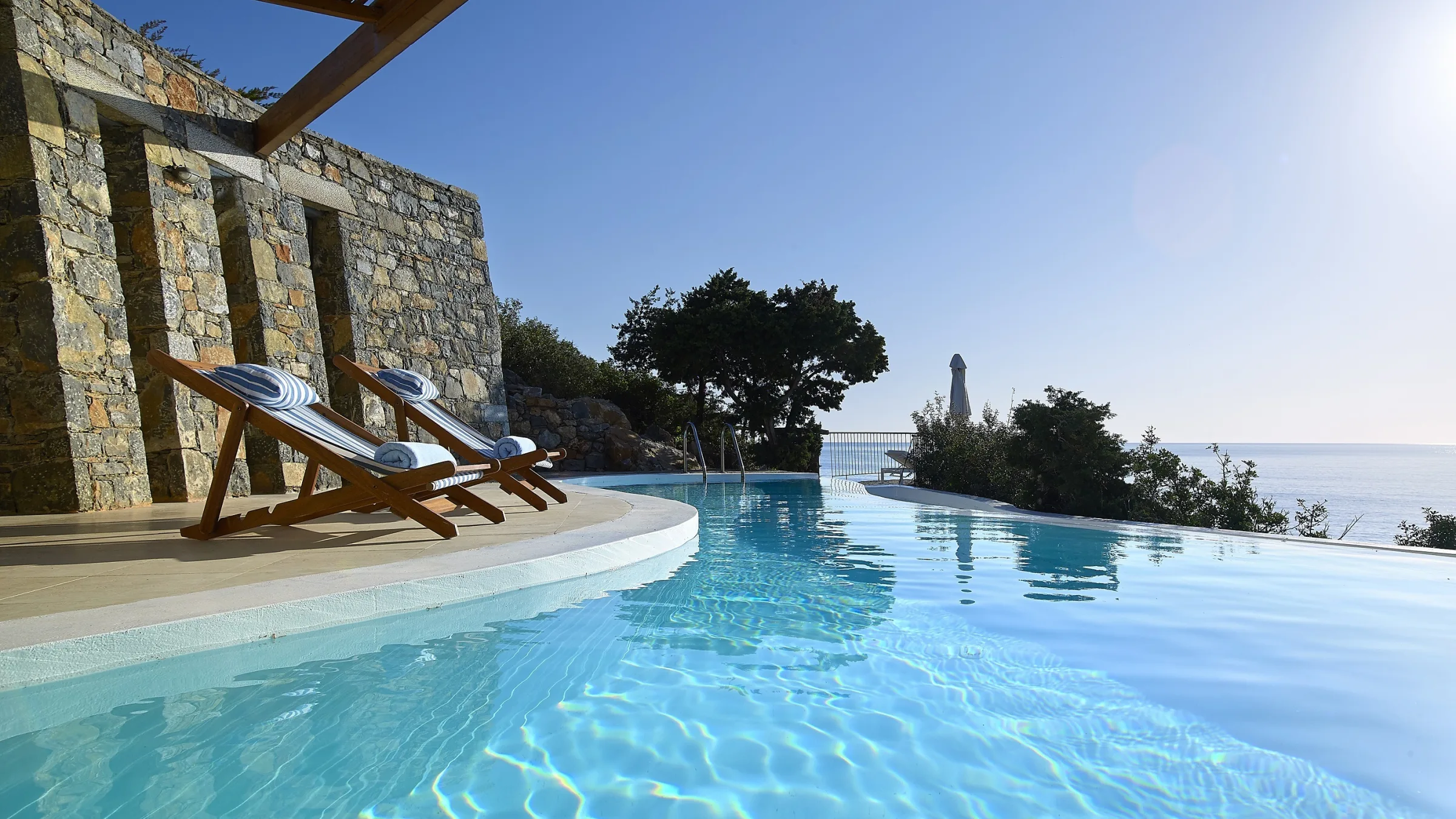 Daphne Chloe 1 Bedroom Villa Private Pool Seafront 1 RESIZE mtime20201110133259