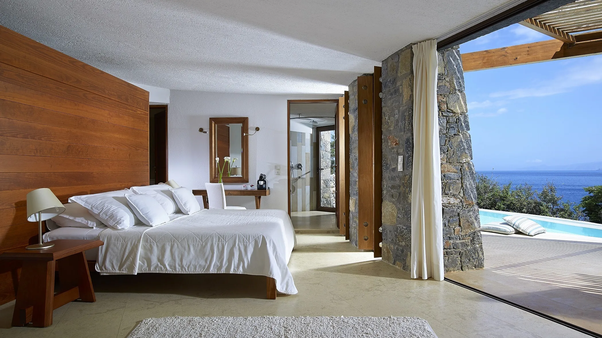 Daphne Chloe 1 Bedroom Villas Private Pool Seafront Resize mtime20201110133230