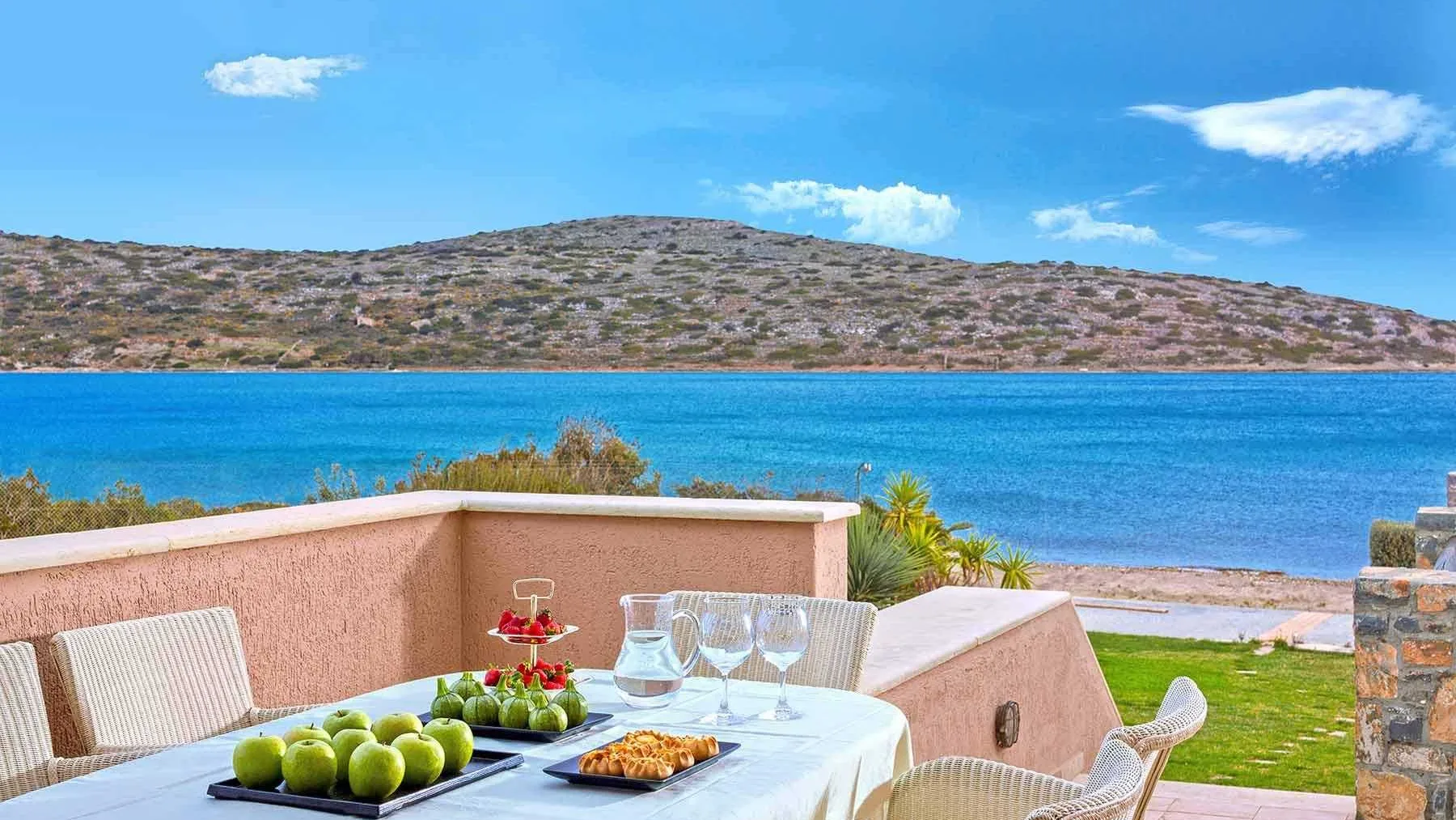 Elounda gulf villas resort crete 15 elounda sea front villa