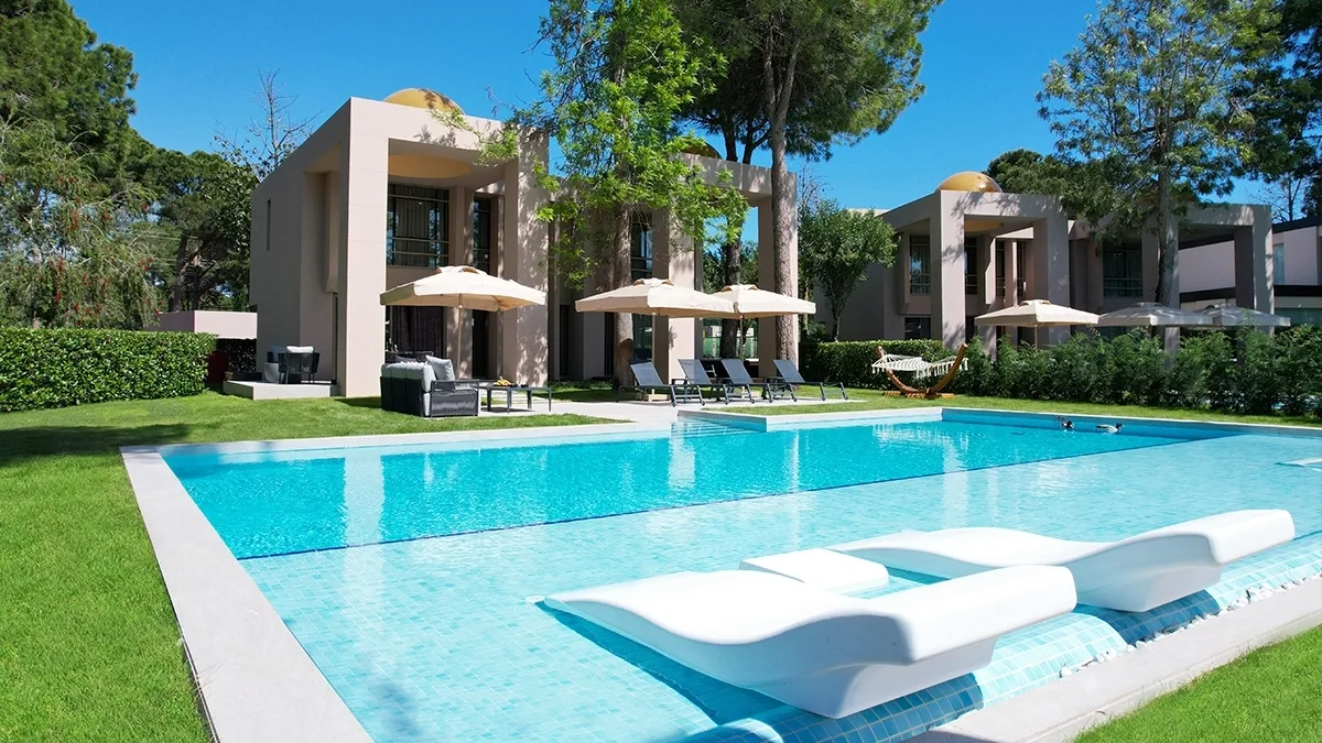 Queen and king villas general 3