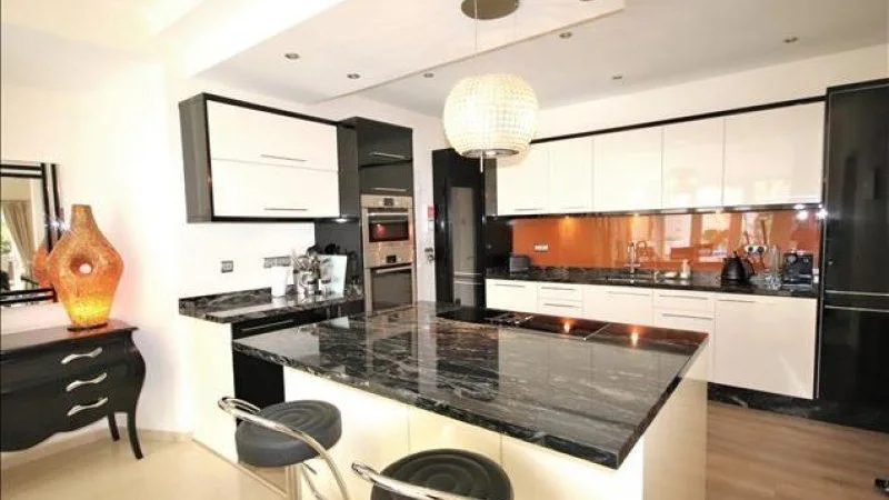 LH38 Kitchen