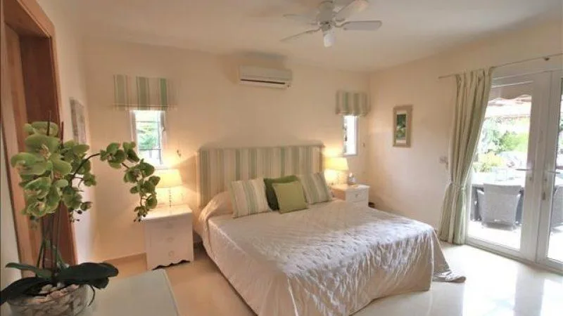 LH38 bedroom 2 211103 165410