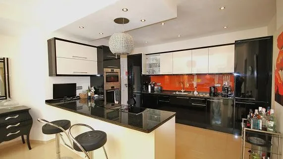 Las Higueras 38 kitchen