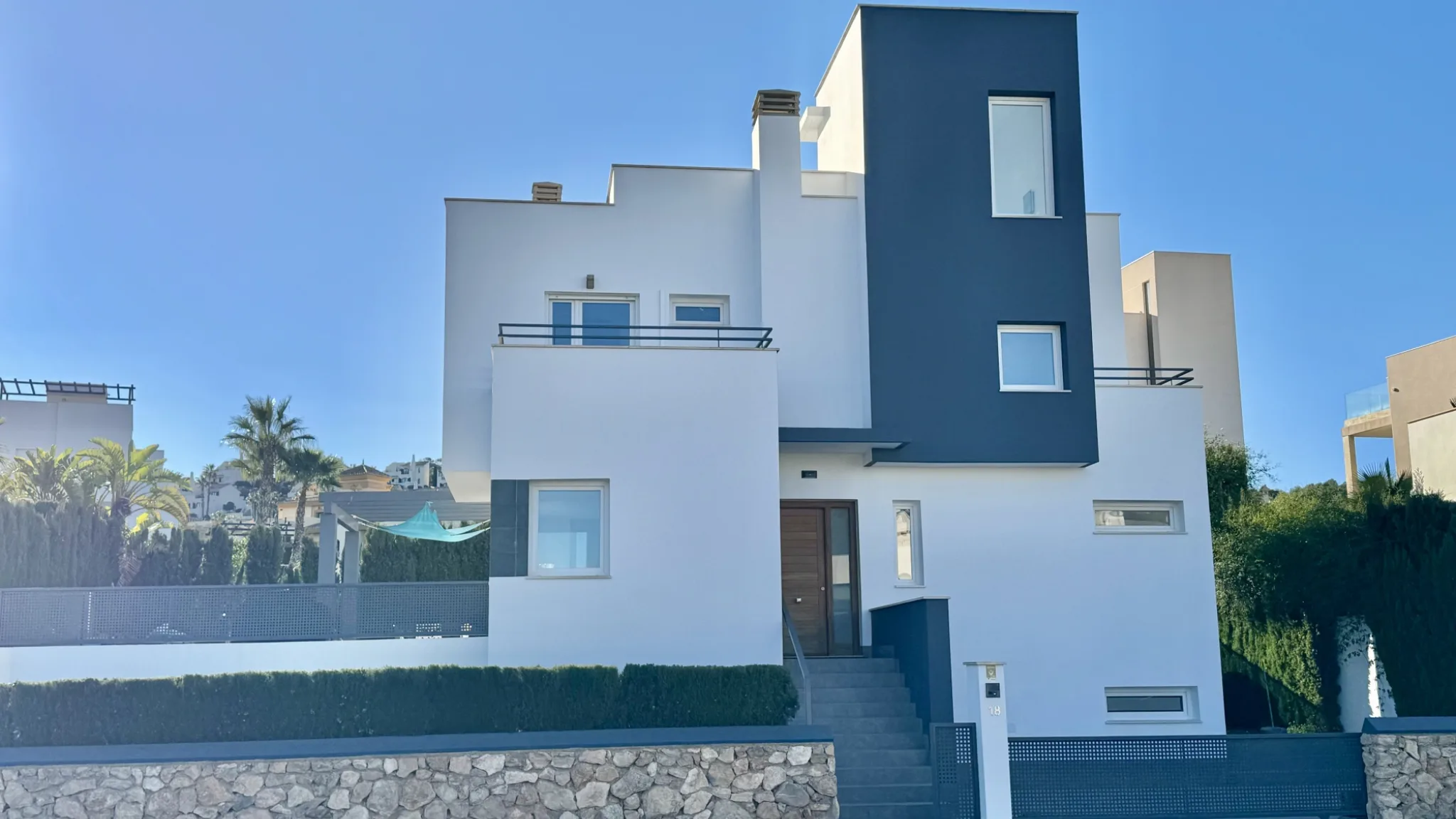MIM18 villa front 2 2024
