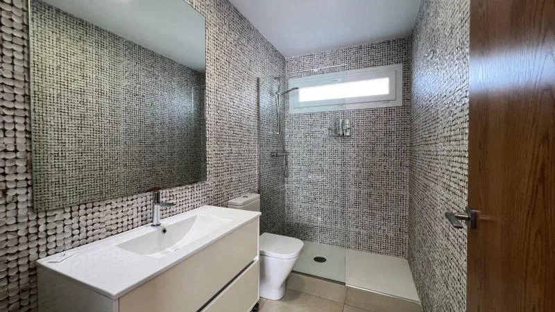 Ensuite bedroom 2