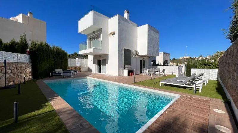 Villa from pool 2