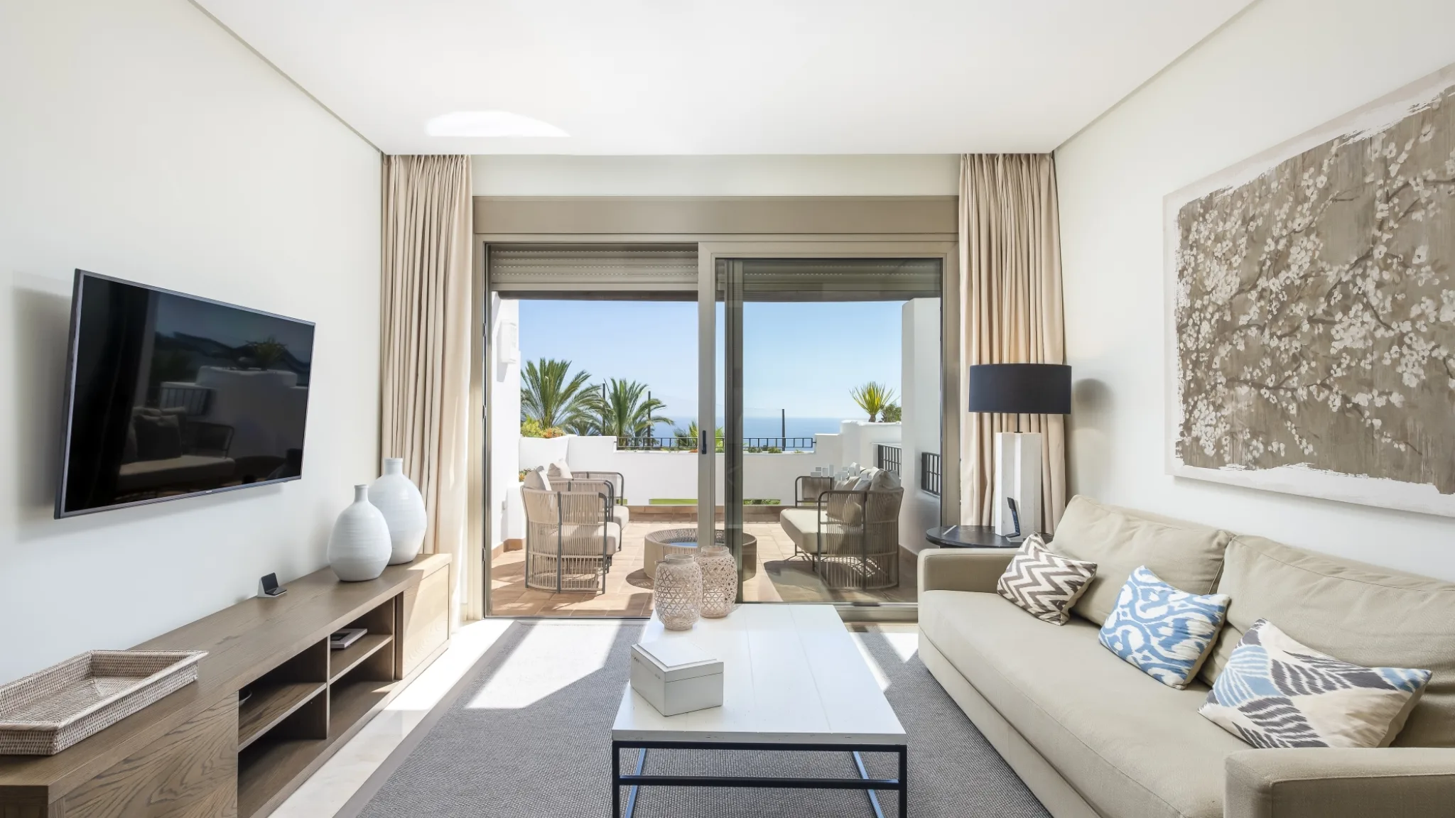 2 Bedroom Suite Partial Sea View Jacuzzi 14