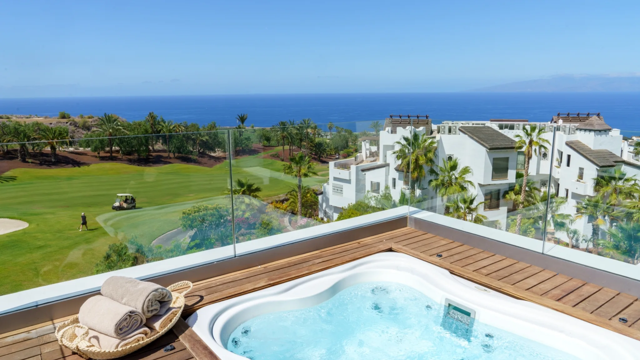 3 Bedroom Suite Sea View Jacuzzi 0