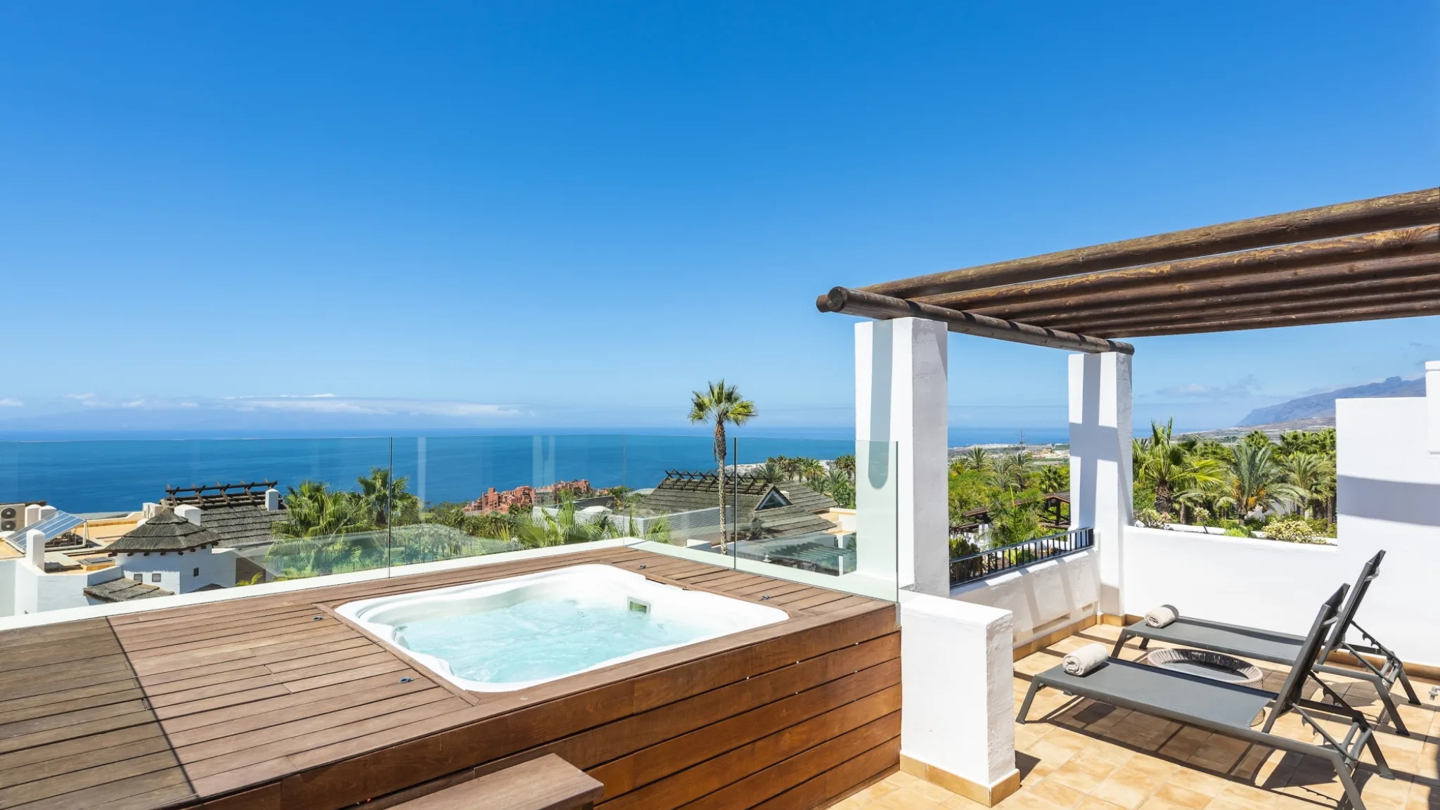 3 Bedroom Suite Sea View Jacuzzi 5