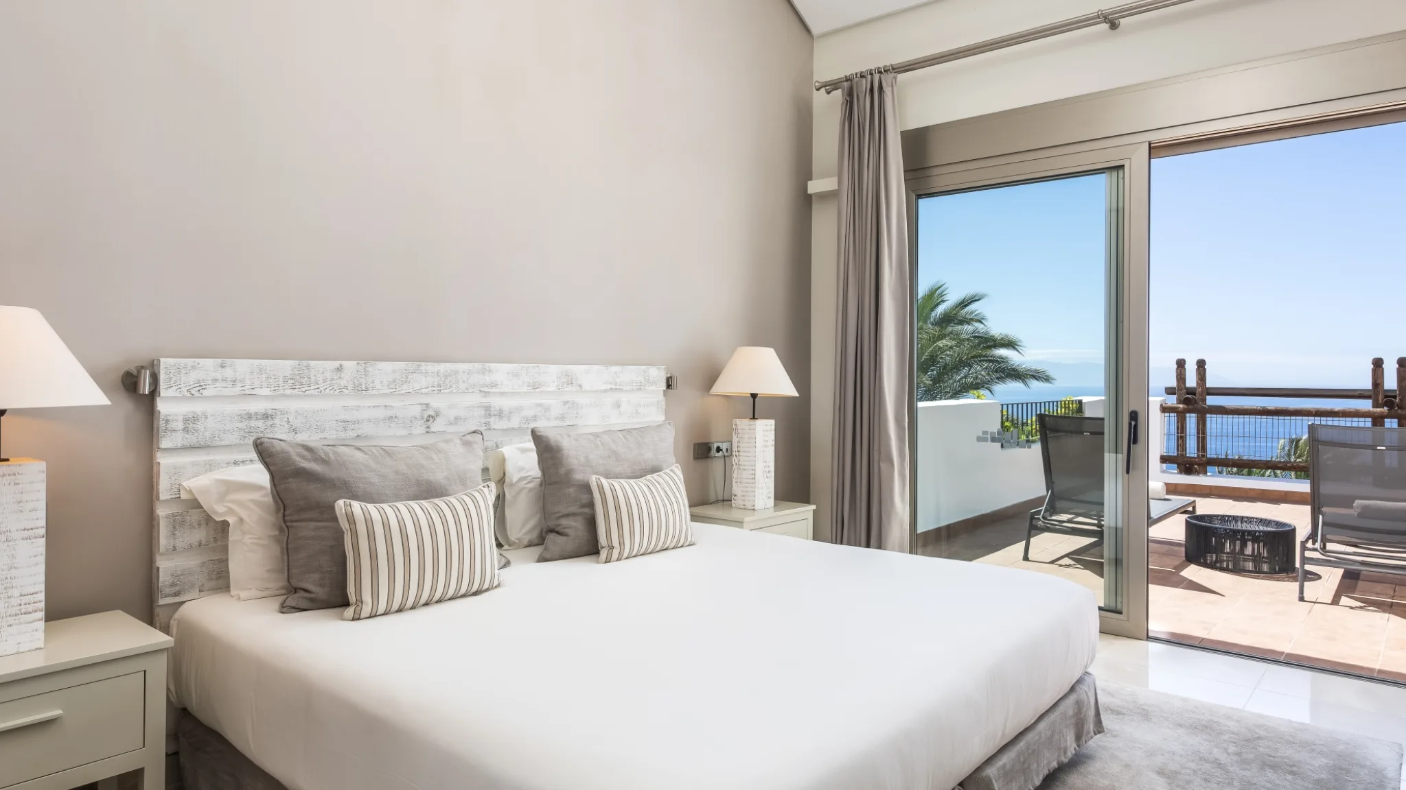 3 Bedroom Suite Sea View Jacuzzi 12