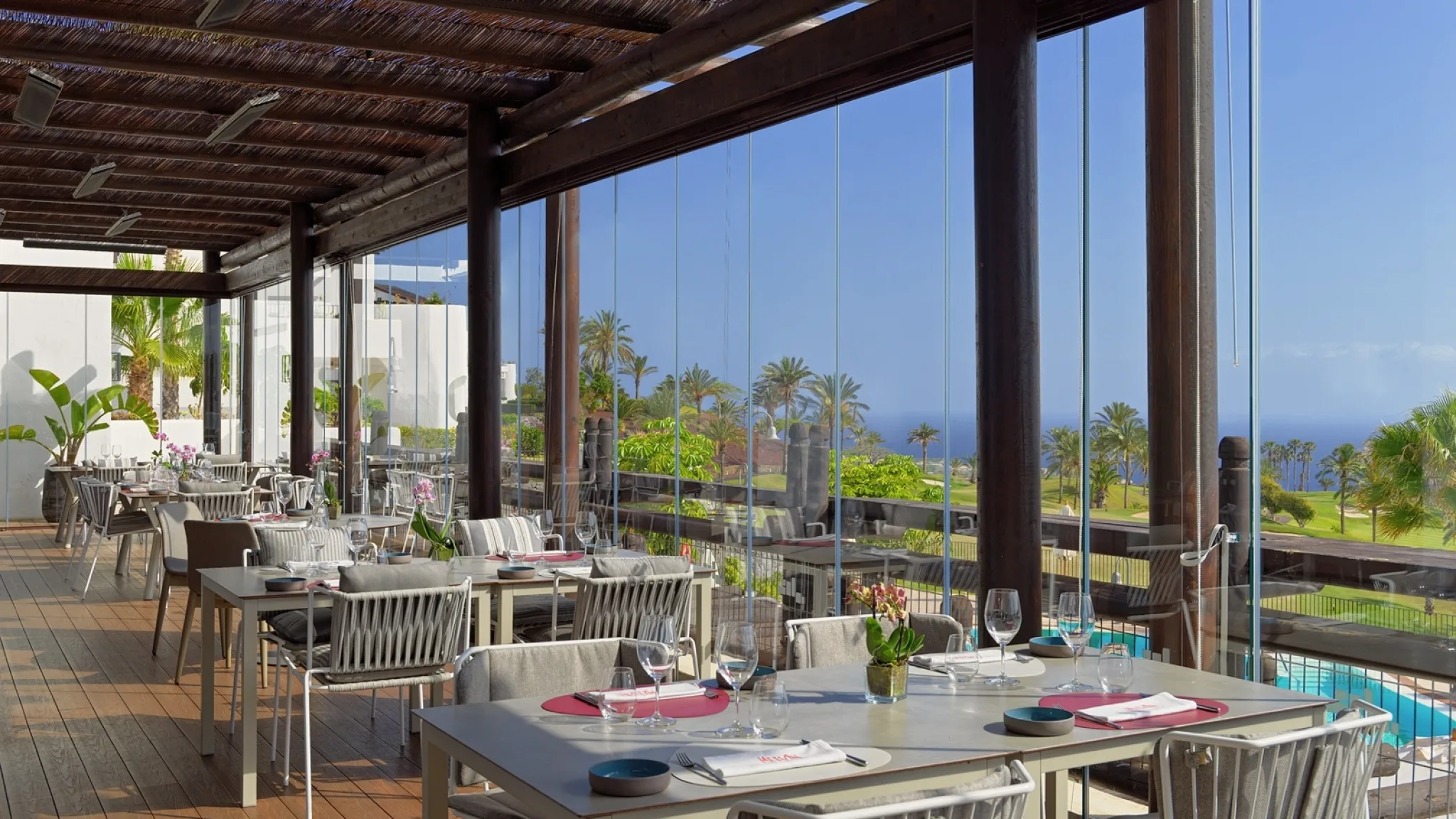 Melvin Restaurant Terrace 1