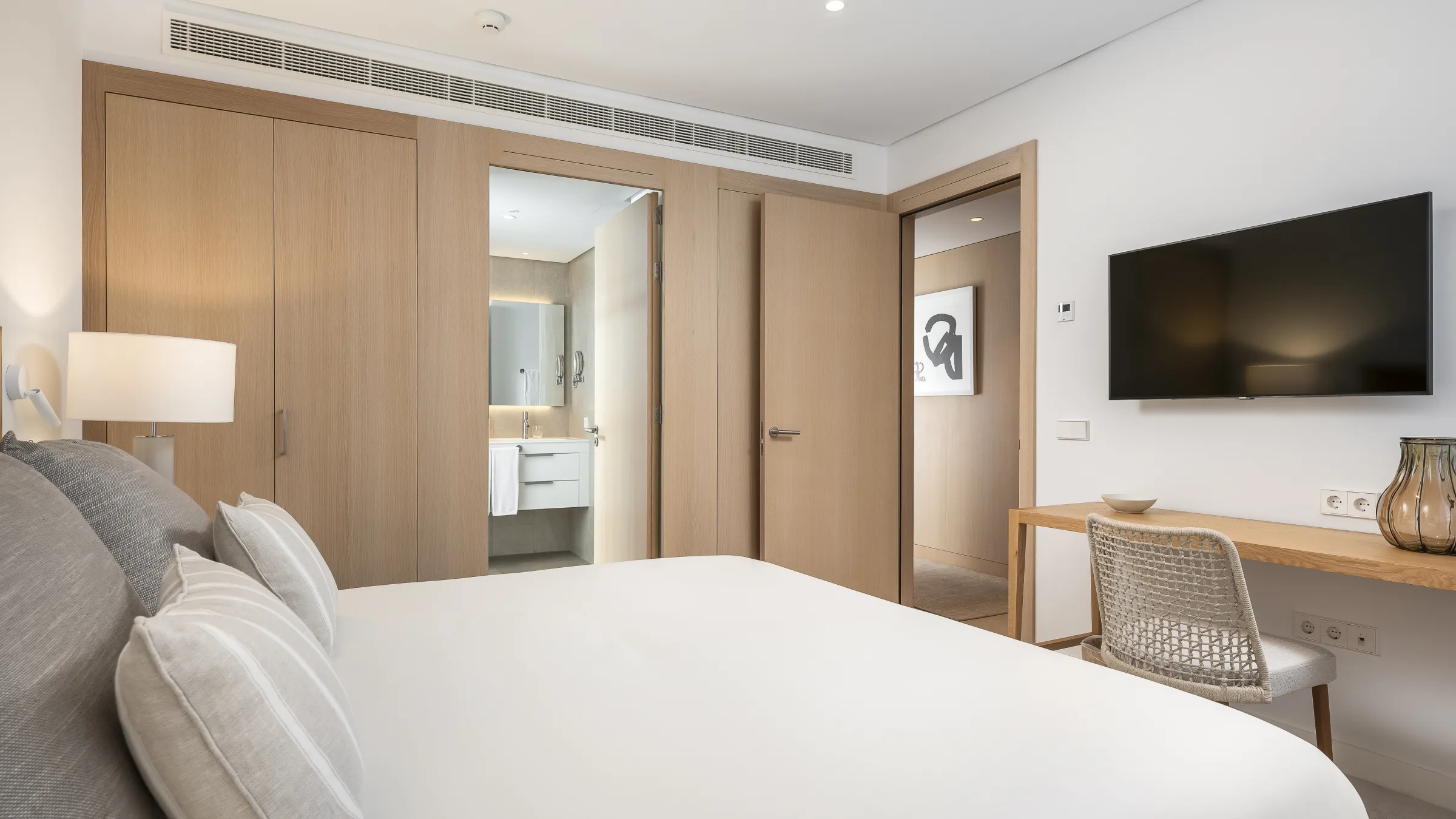 1 V 1 Bedroom Suite with Ocean Views 10