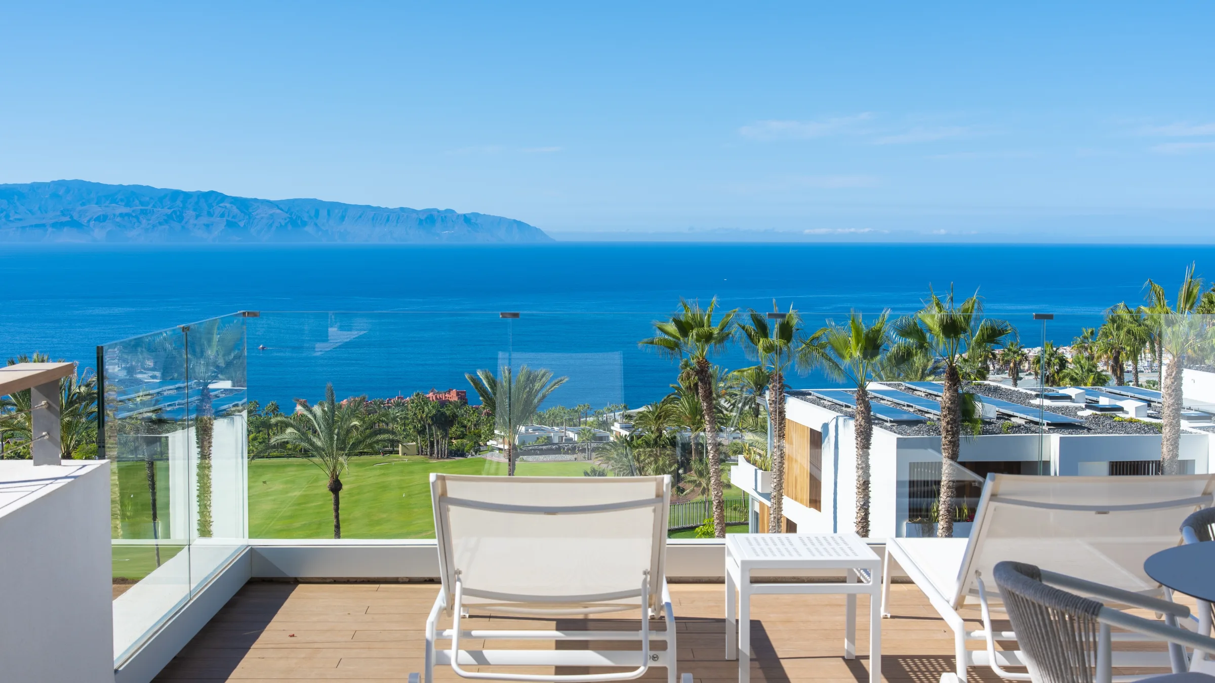 1 V 1 Bedroom Suite with Ocean Views 2