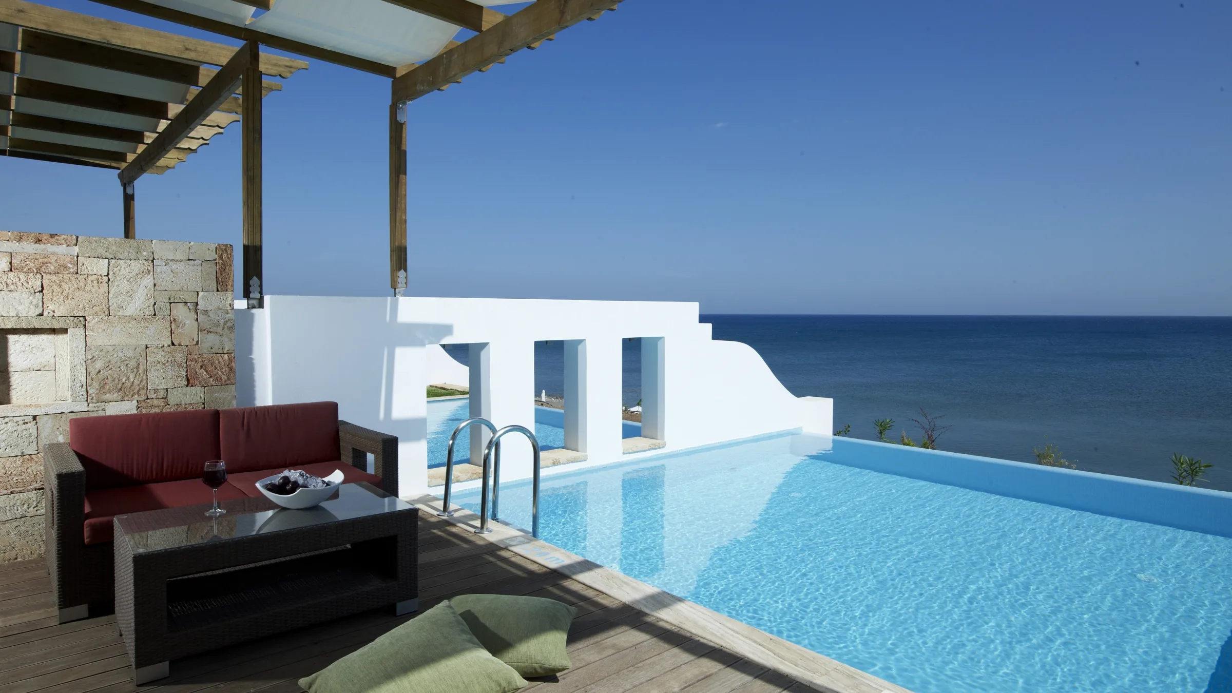 Platinum Beach Junior Suite Sea View with Pool 2