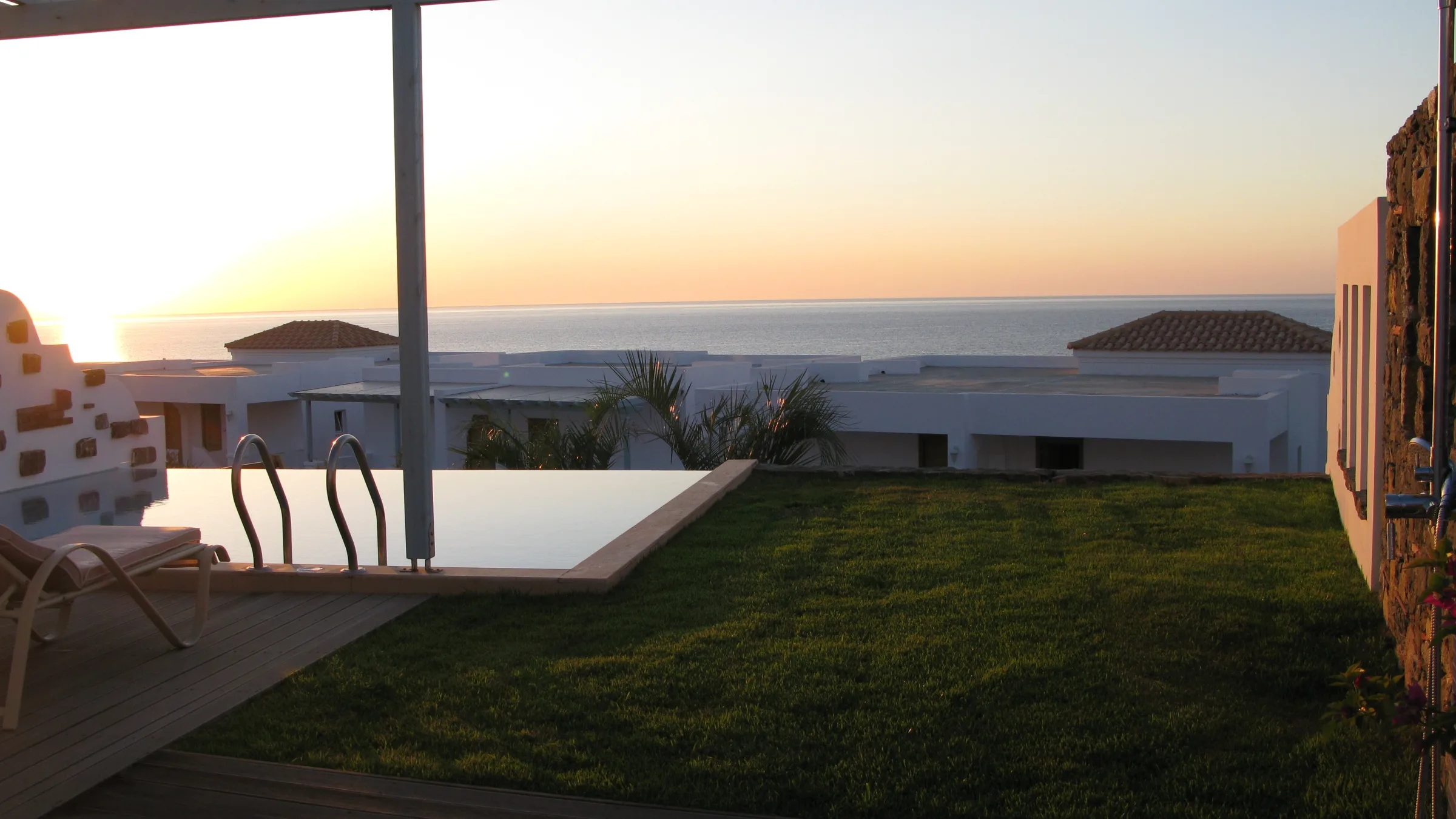 Prestige Bungalow Sea View with Pool 2