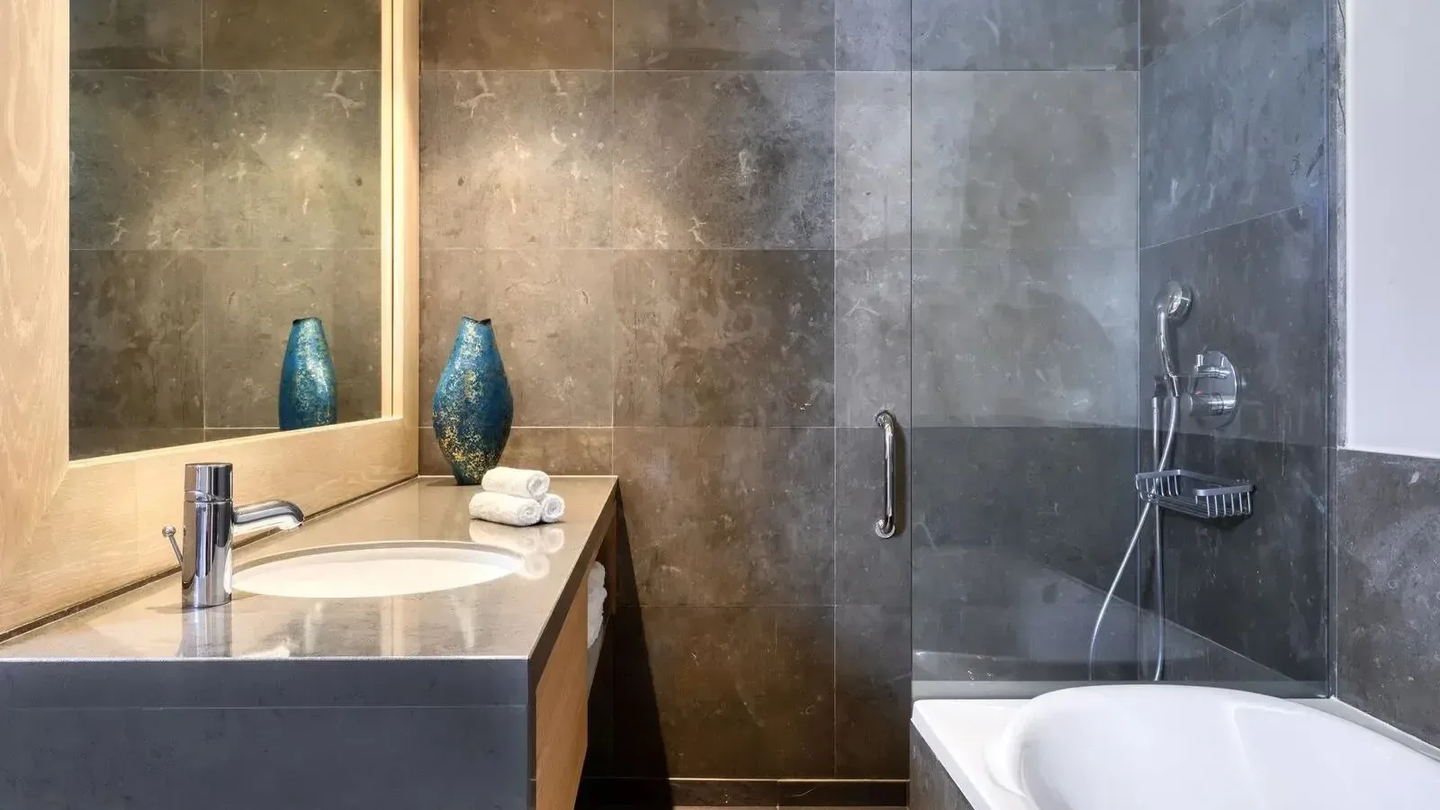 Tropical Family Retreat with Private Bathroom