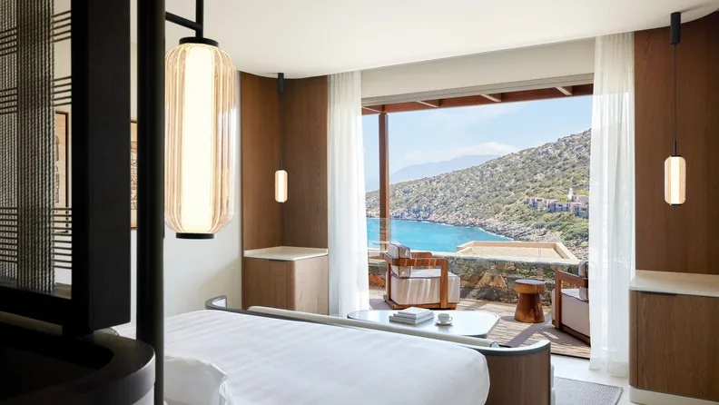 DC TC Suite One Bedroom Pool Bedroom 01