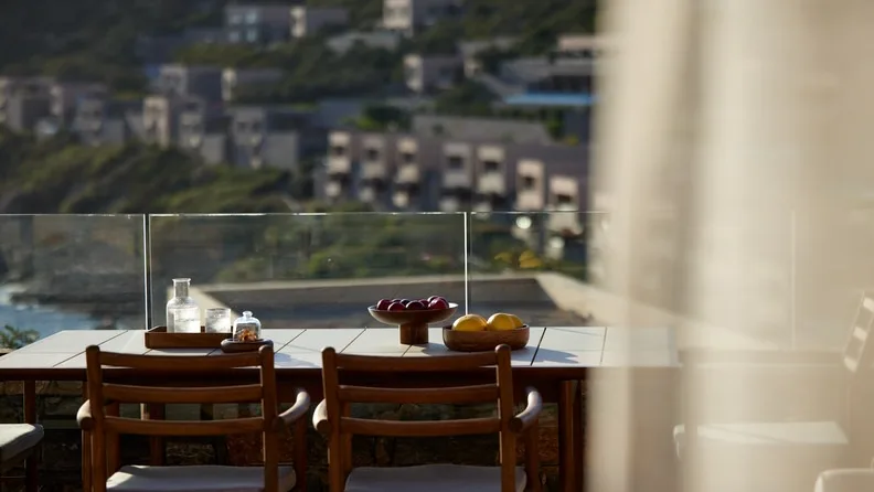 DC TC Suite One Bedroom Pool Outdoor Dining 01