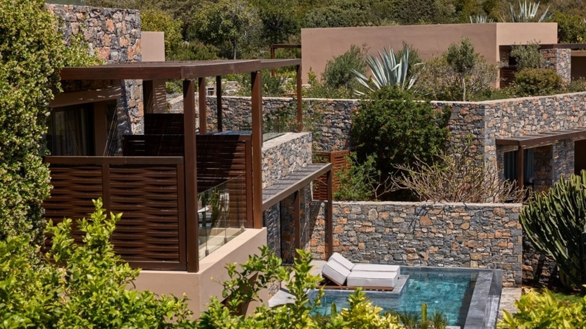 DC TC Suite Premium One Bedroom Pool Outdoor 02