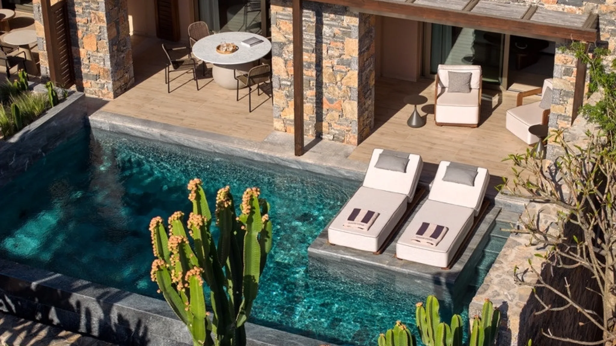 DC TC Suite Premium One Bedroom Pool Outdoor Aerial 01