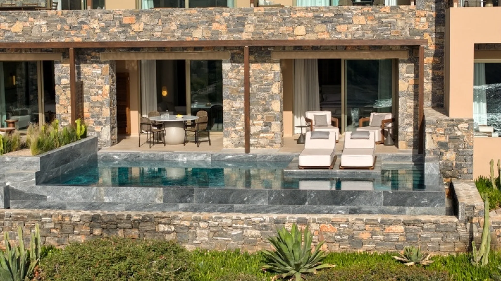 DC TC Suite Premium One Bedroom Pool Outdoor Aerial 03