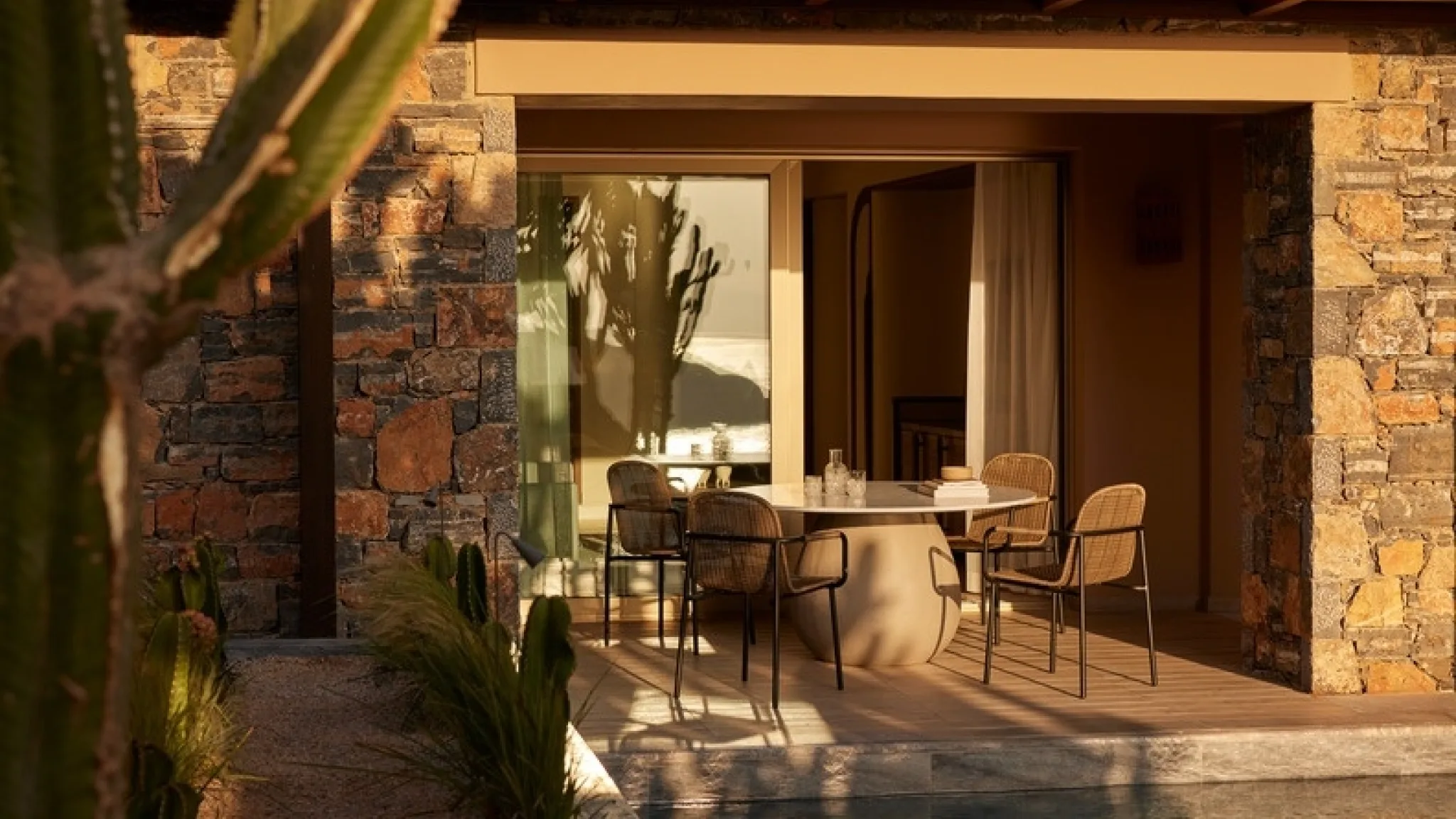 DC TC Suite Premium One Bedroom Pool Outdoor Dining 02