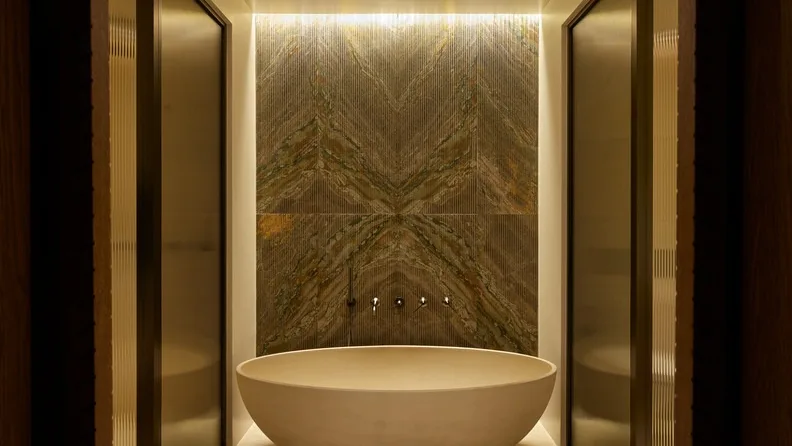 DC TC Suite 2 Bedroom Master Bathroom Bathtub 01