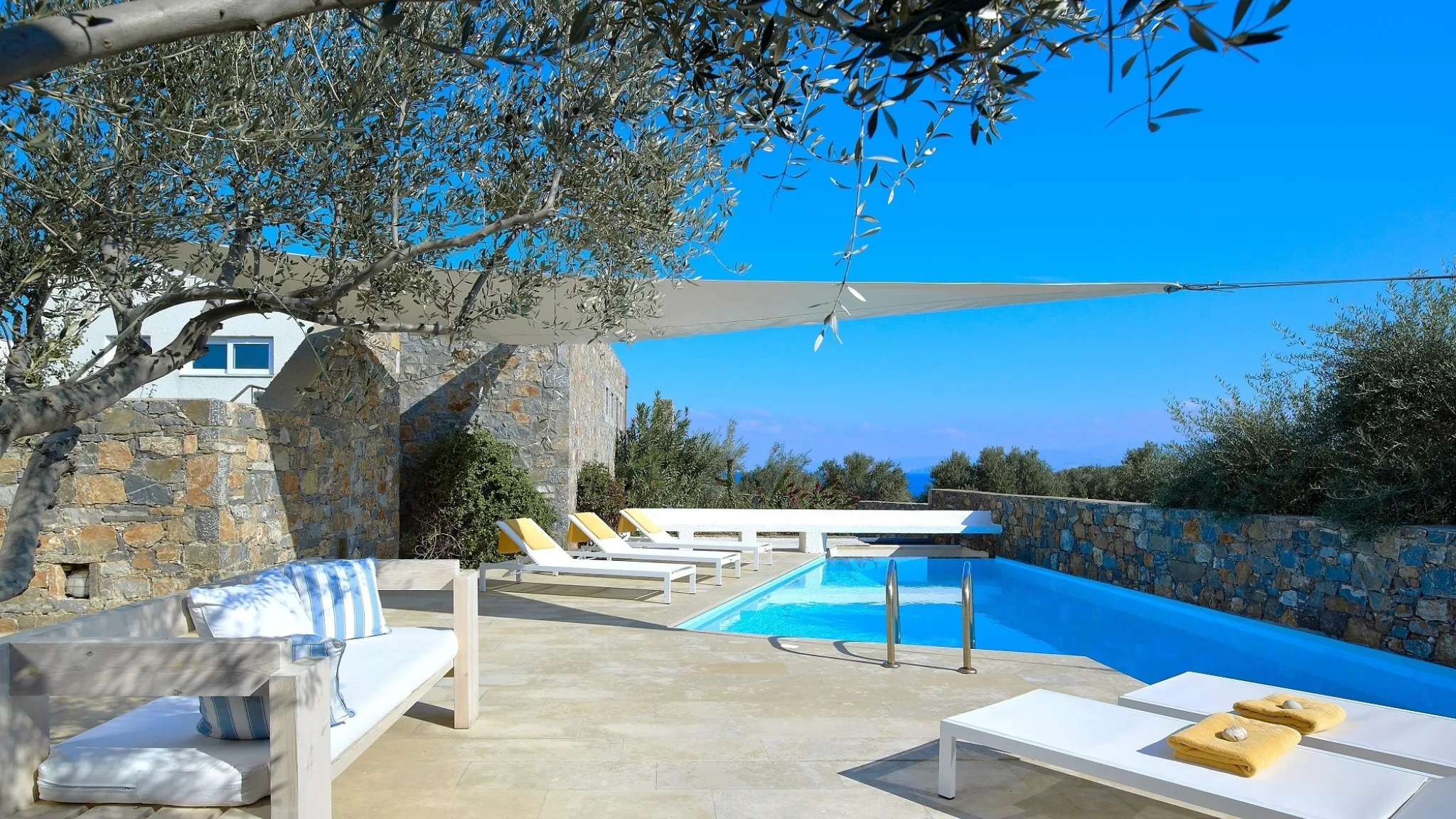 The Olives House 4 Bedroom Villa Seafront Private Pool 4 resize mtime20201110135801