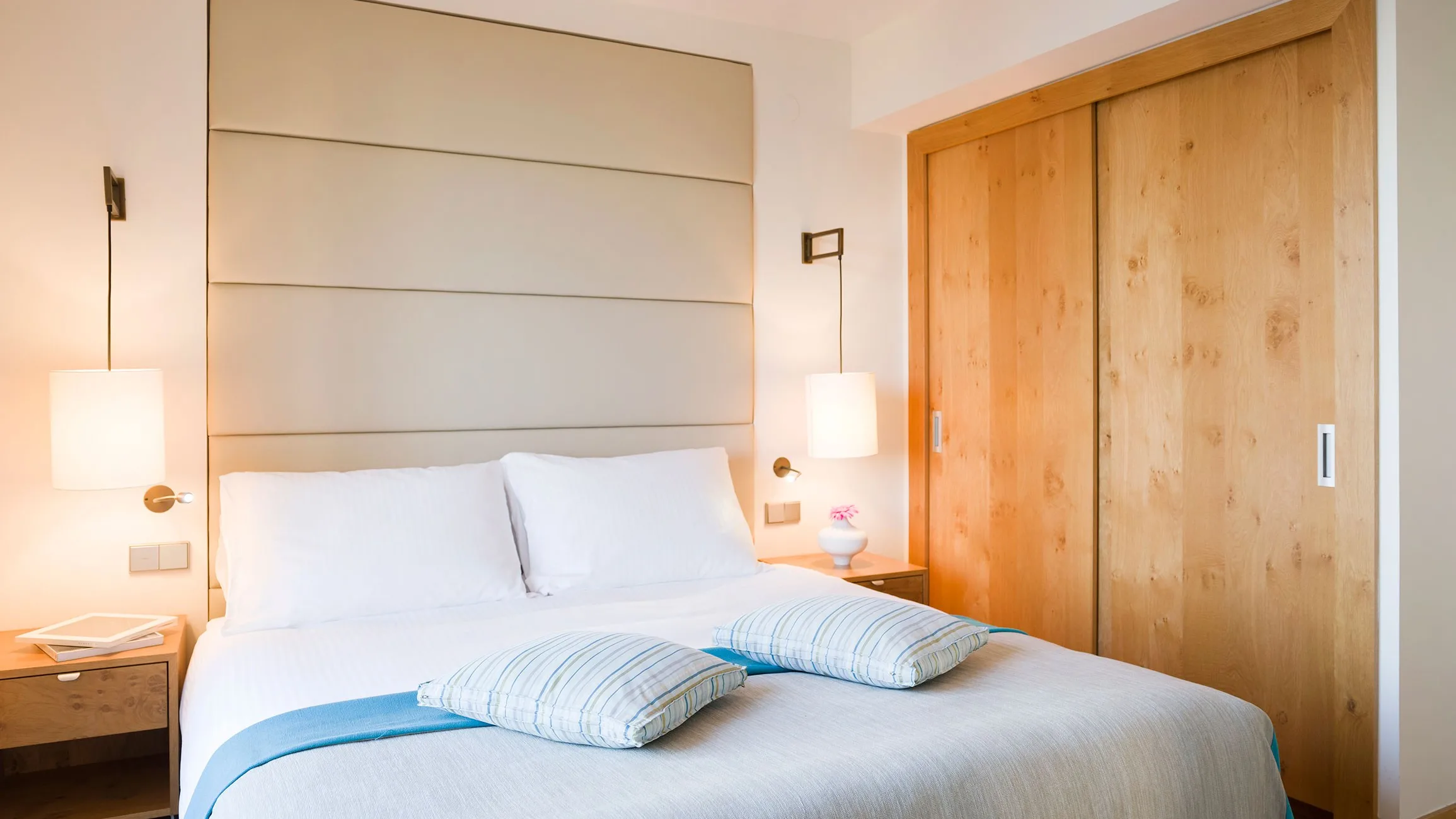 15597292112 BEDROOM SEA VIEW 3