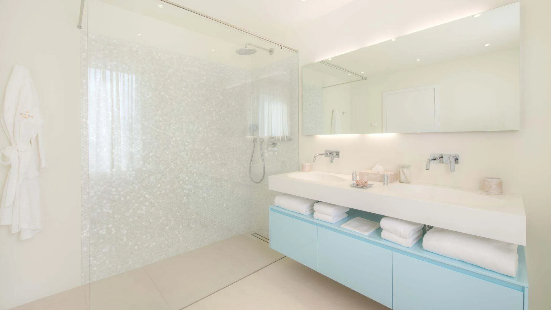 Villa Praia Bathroom 3