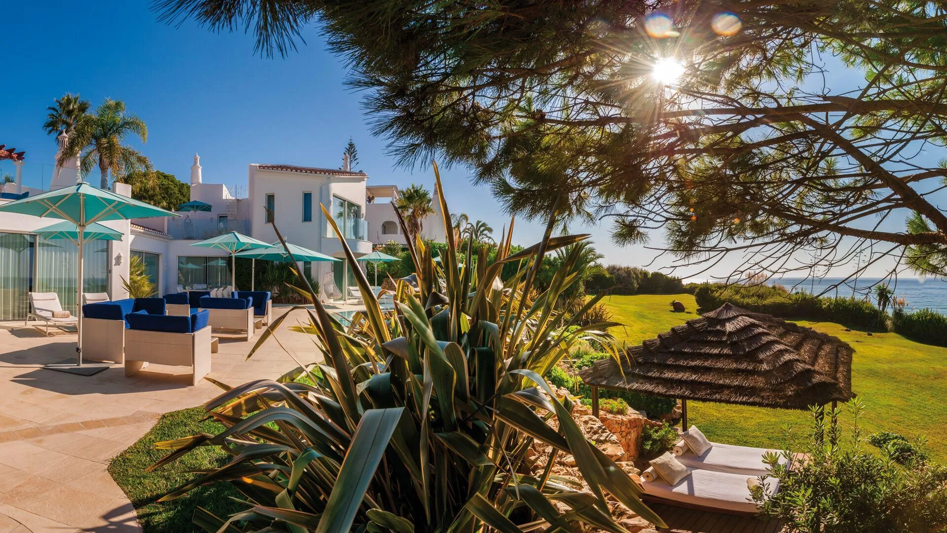 Villa Praia garden